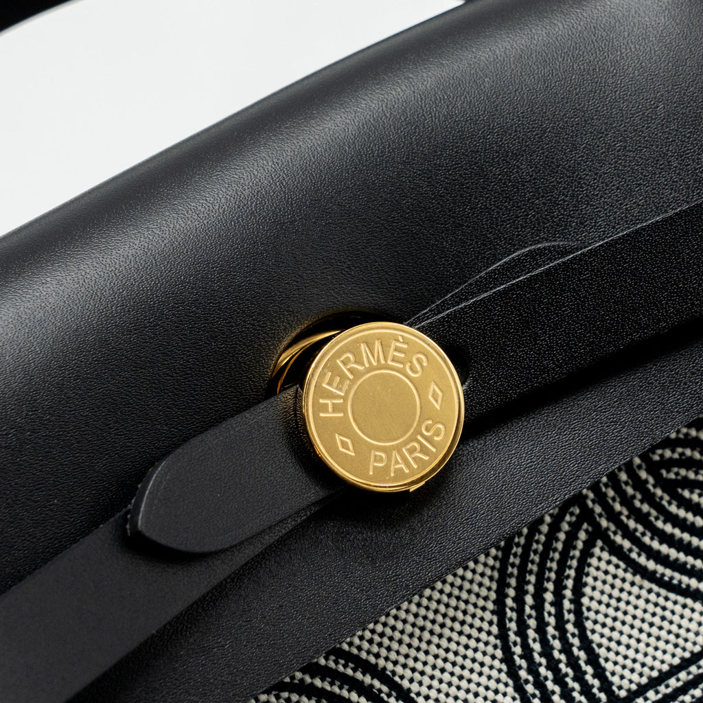 hermes-herbag-31-zip-bag-toile-h-plume-canvas-hunter-leather-black-ecru-ghw-stamp-u-1
