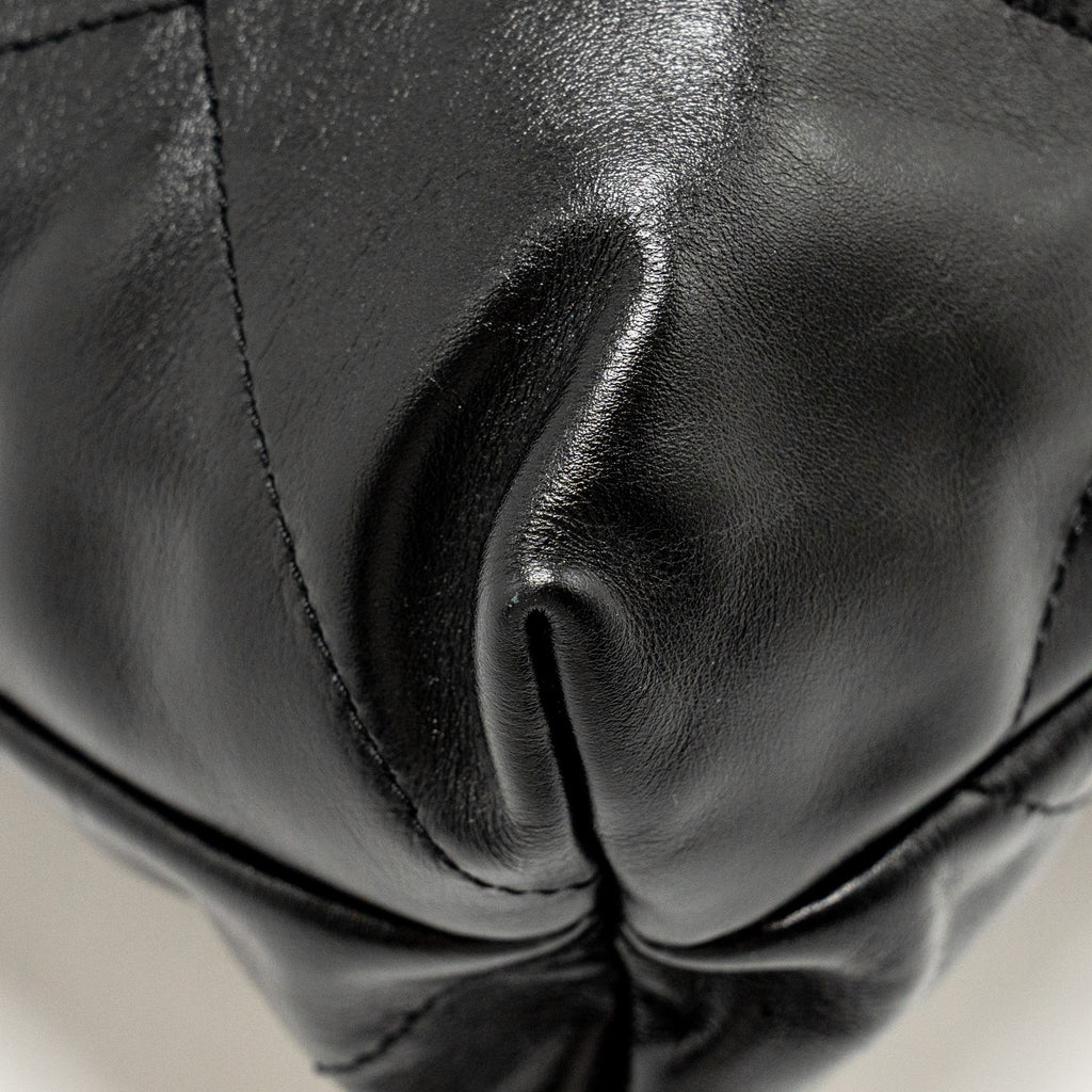 chanel-medium-22-shiny-calfskin-black-shw-microchip-1