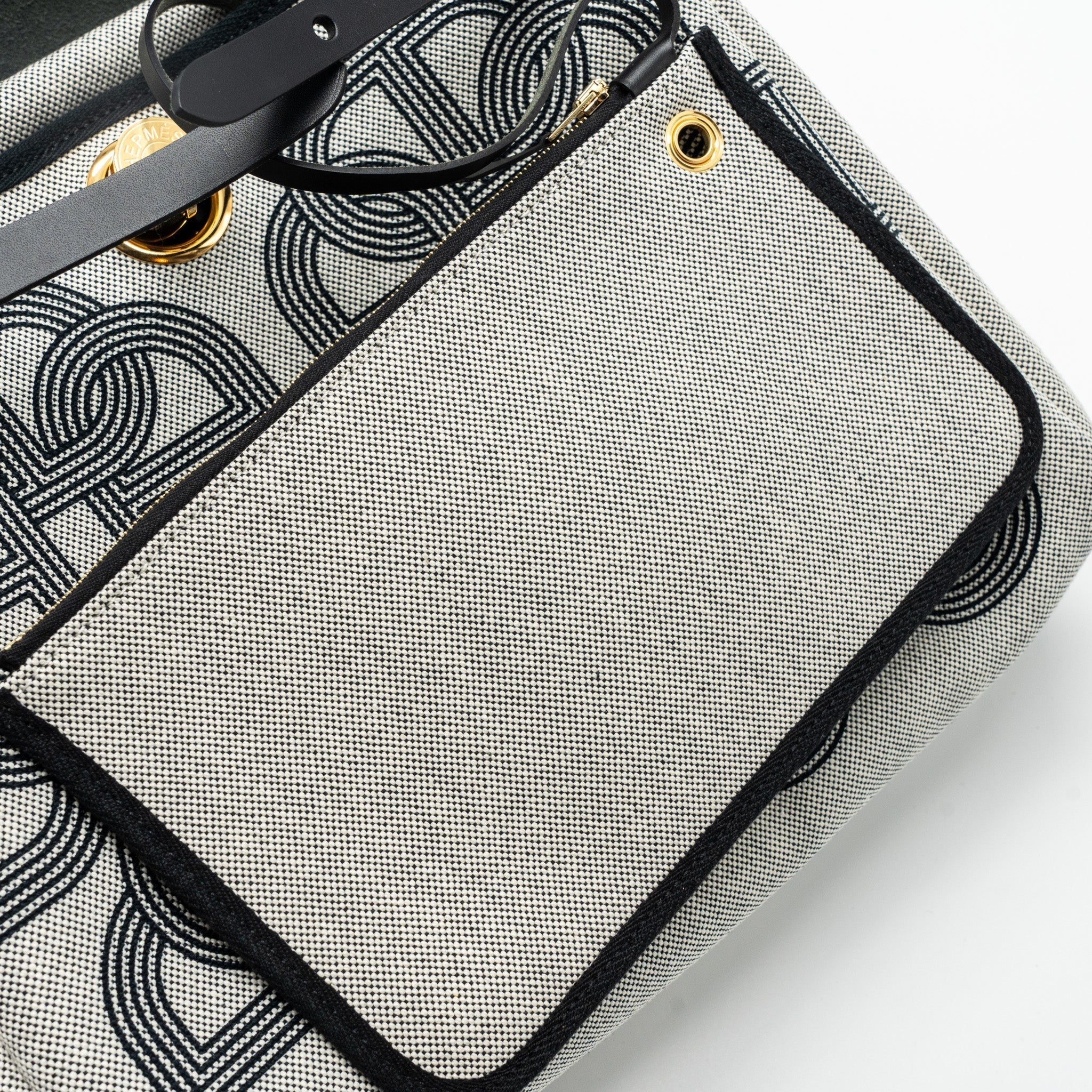 hermes-herbag-31-zip-bag-toile-h-plume-canvas-hunter-leather-black-ecru-ghw-stamp-u-1