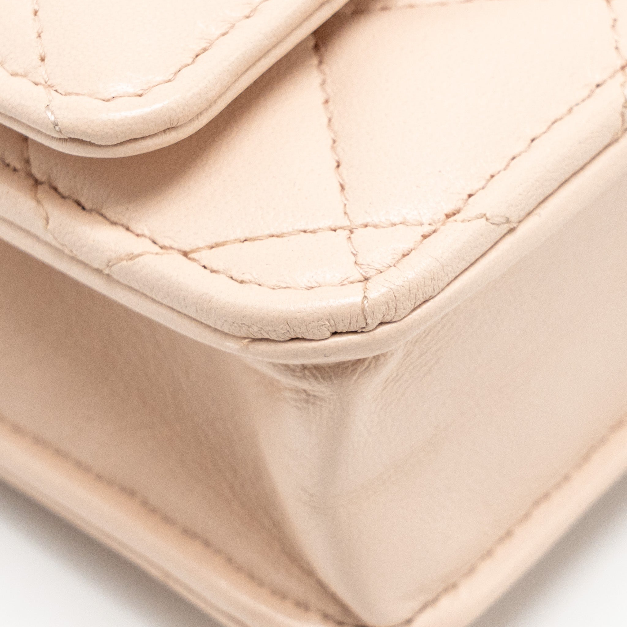 chanel-pearl-crush-wallet-on-chain-lambskin-light-pink-ghw-microchip
