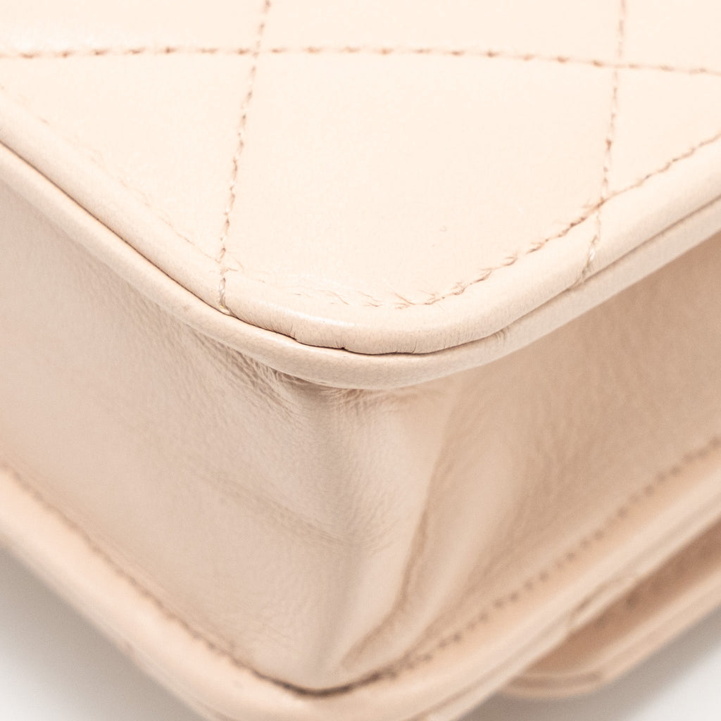 chanel-pearl-crush-wallet-on-chain-lambskin-light-pink-ghw-microchip