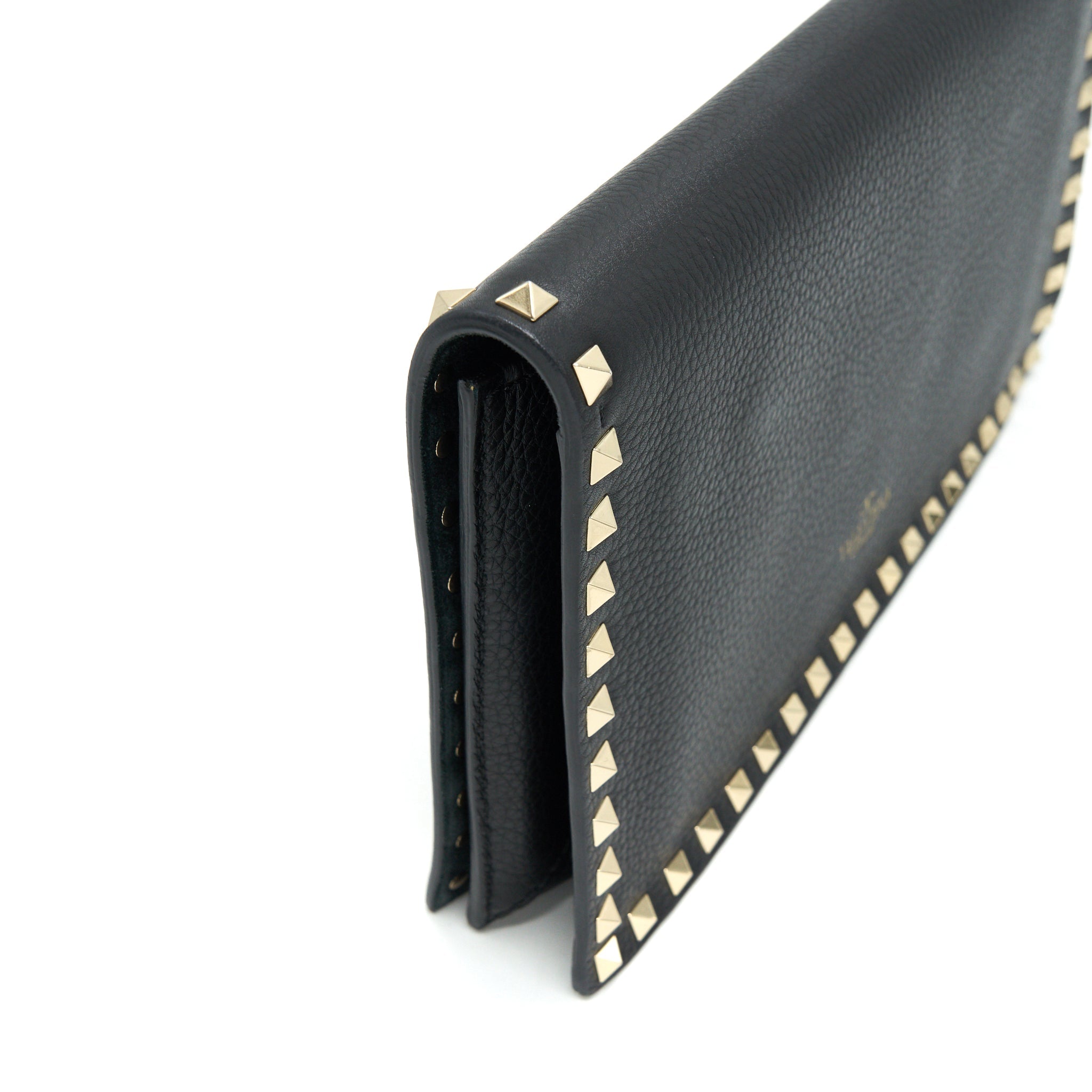 valentino-garavani-rockstud-leather-clutch-black