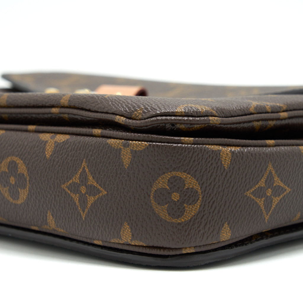 louis-vuitton-pochette-metis-monogram-canvas-ghw