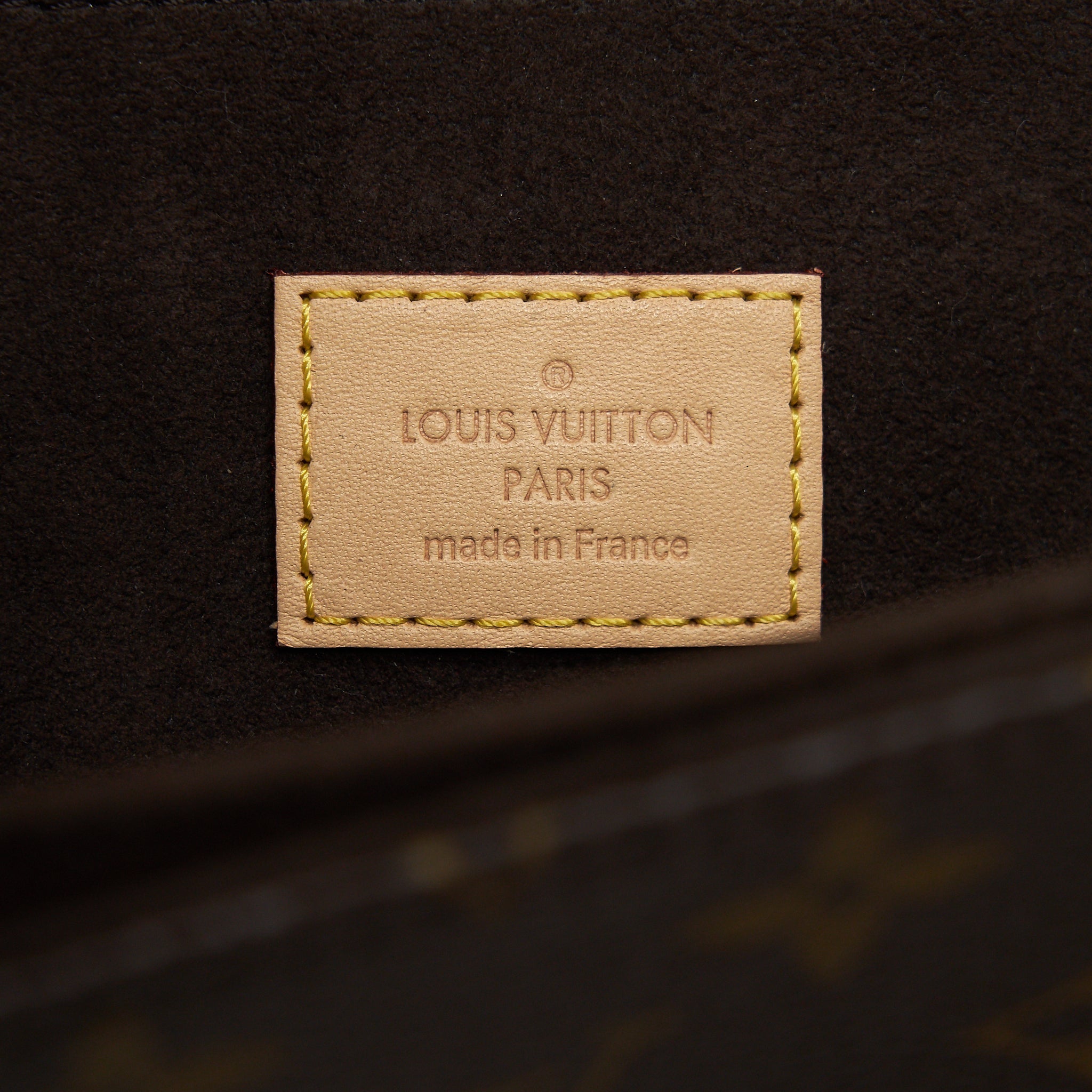 louis-vuitton-pochette-metis-monogram-canvas-ghw