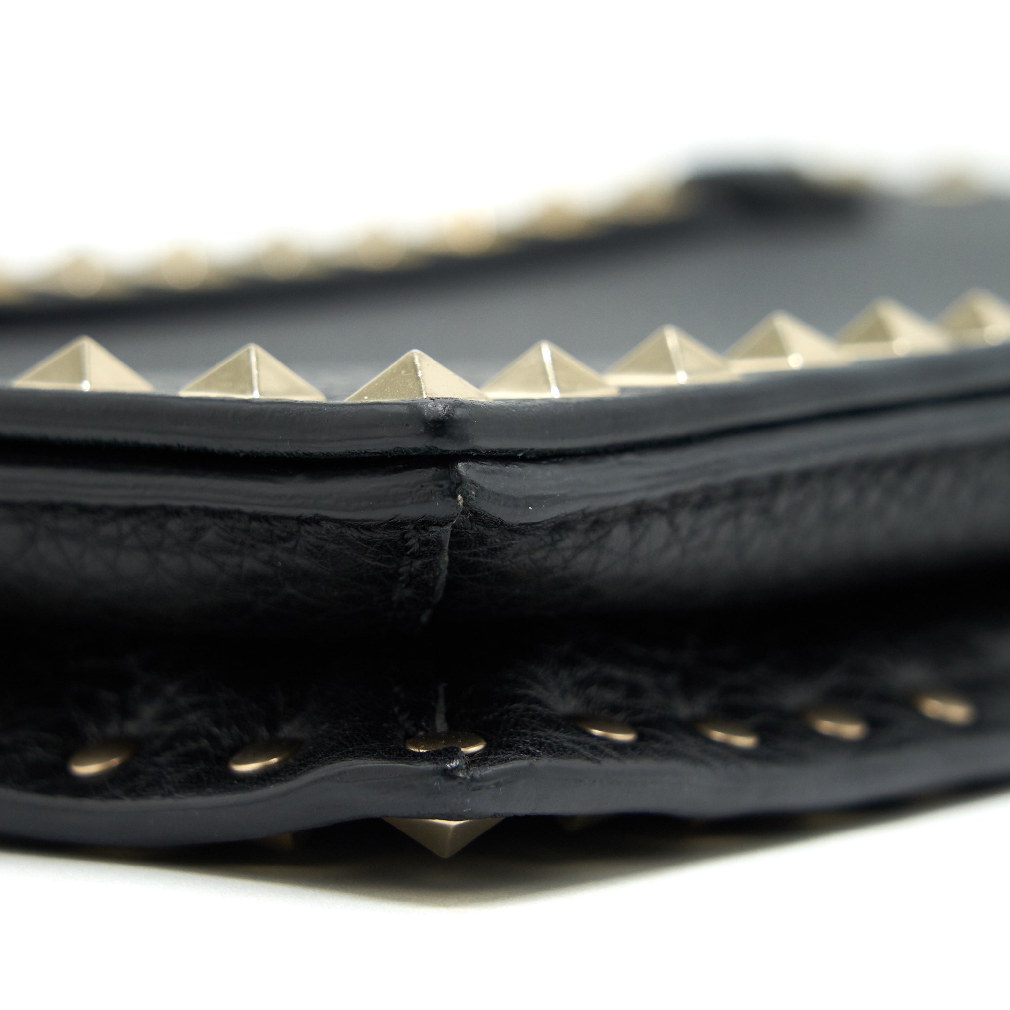 valentino-garavani-rockstud-leather-clutch-black