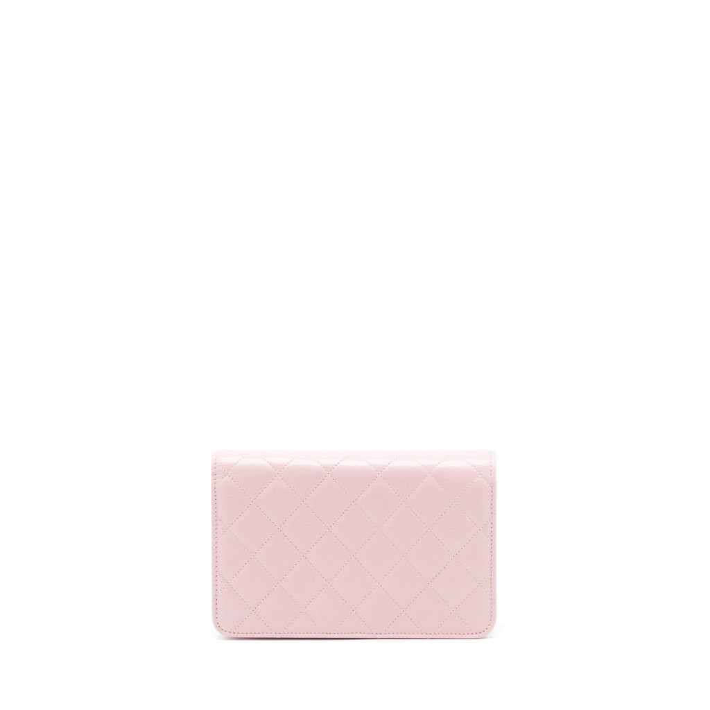 chanel-22b-wallet-on-chain-with-detail-cc-logo-caviar-light-pink-nj523-lghwmicrochip