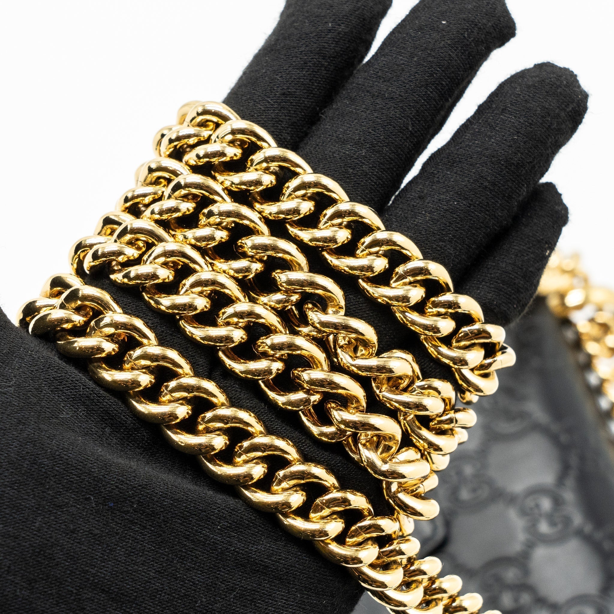 gucci-padlock-chain-bag-calfskin-black-ghw