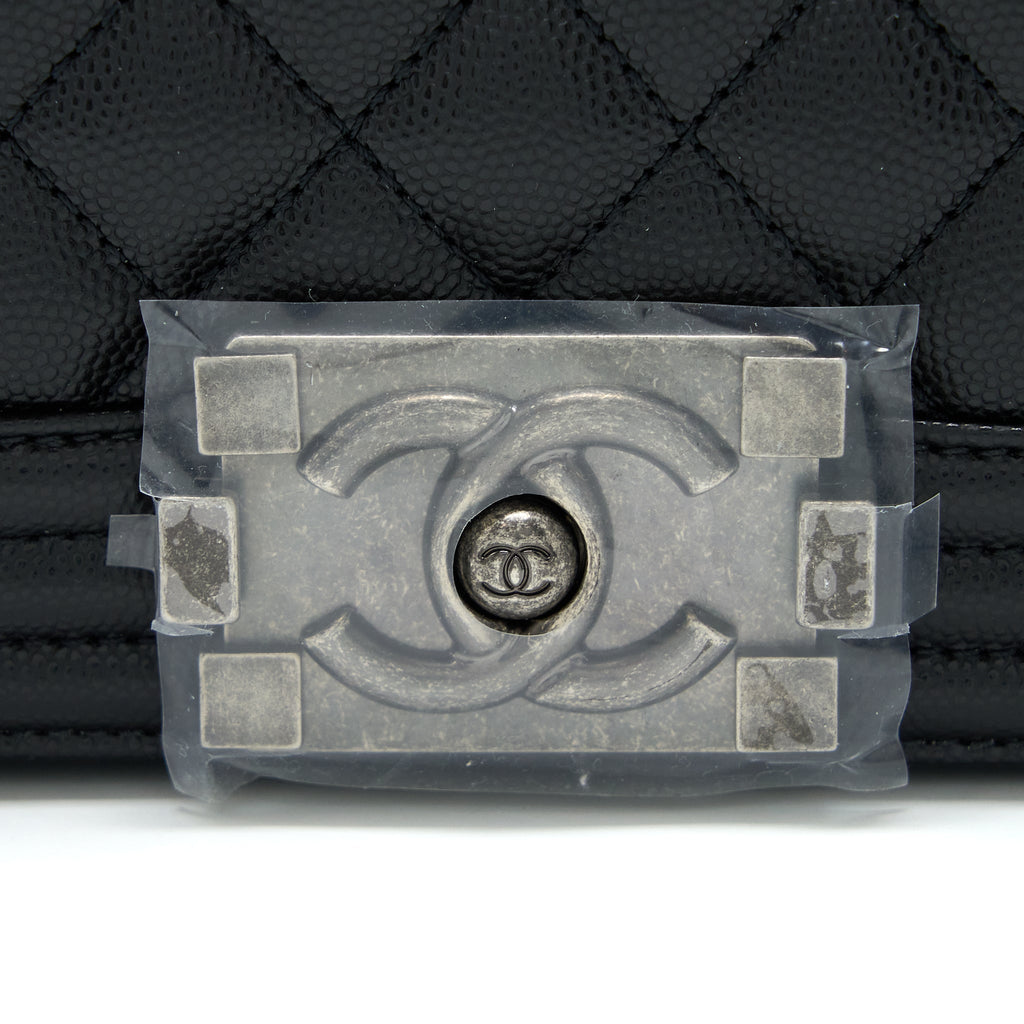 chanel-small-boy-bag-caviar-black-ruthenium-shw-microchip