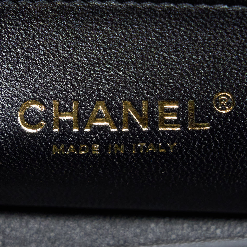 chanel-small-boy-bag-caviar-black-with-brushed-ghwmicrochip