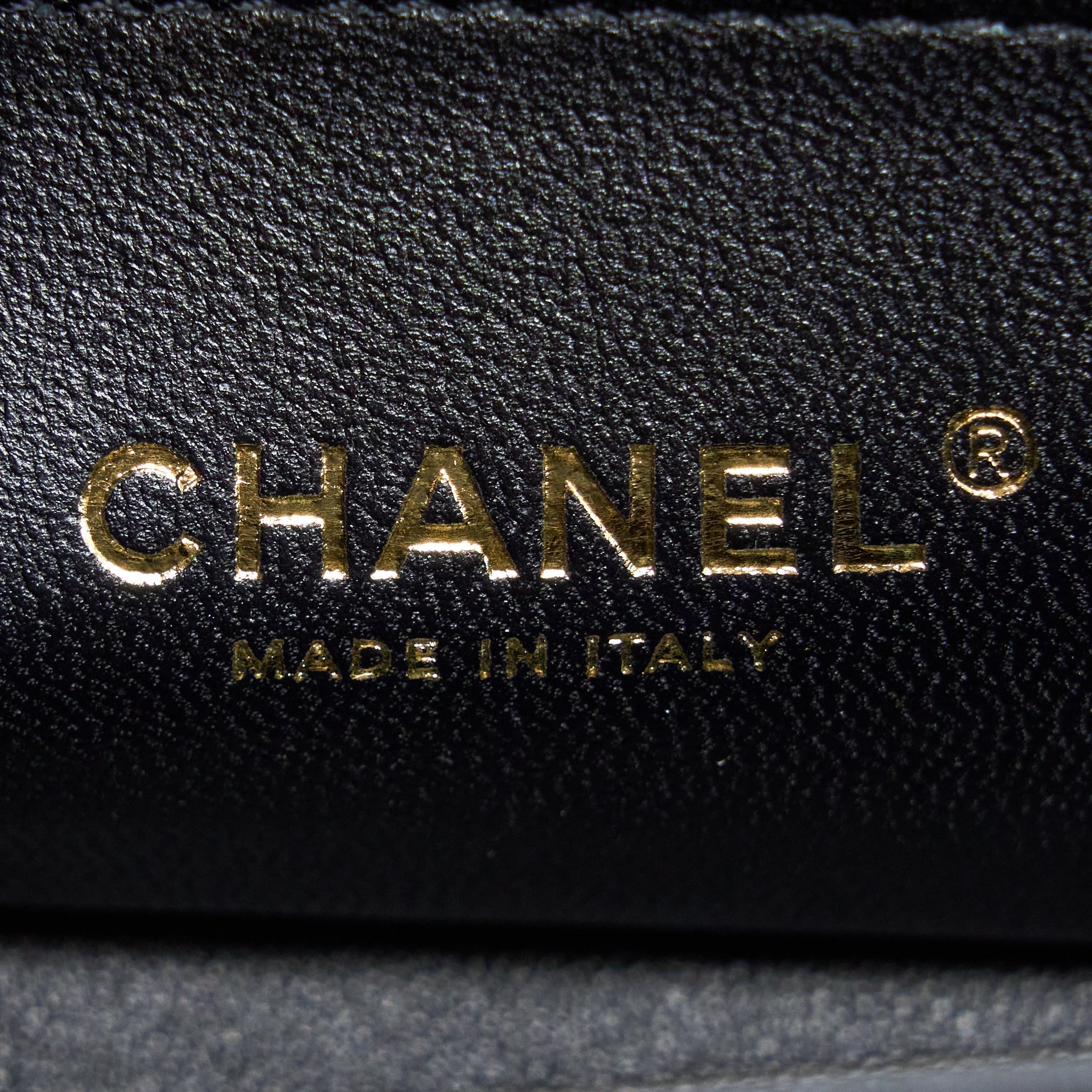 chanel-small-boy-bag-caviar-black-with-brushed-ghwmicrochip