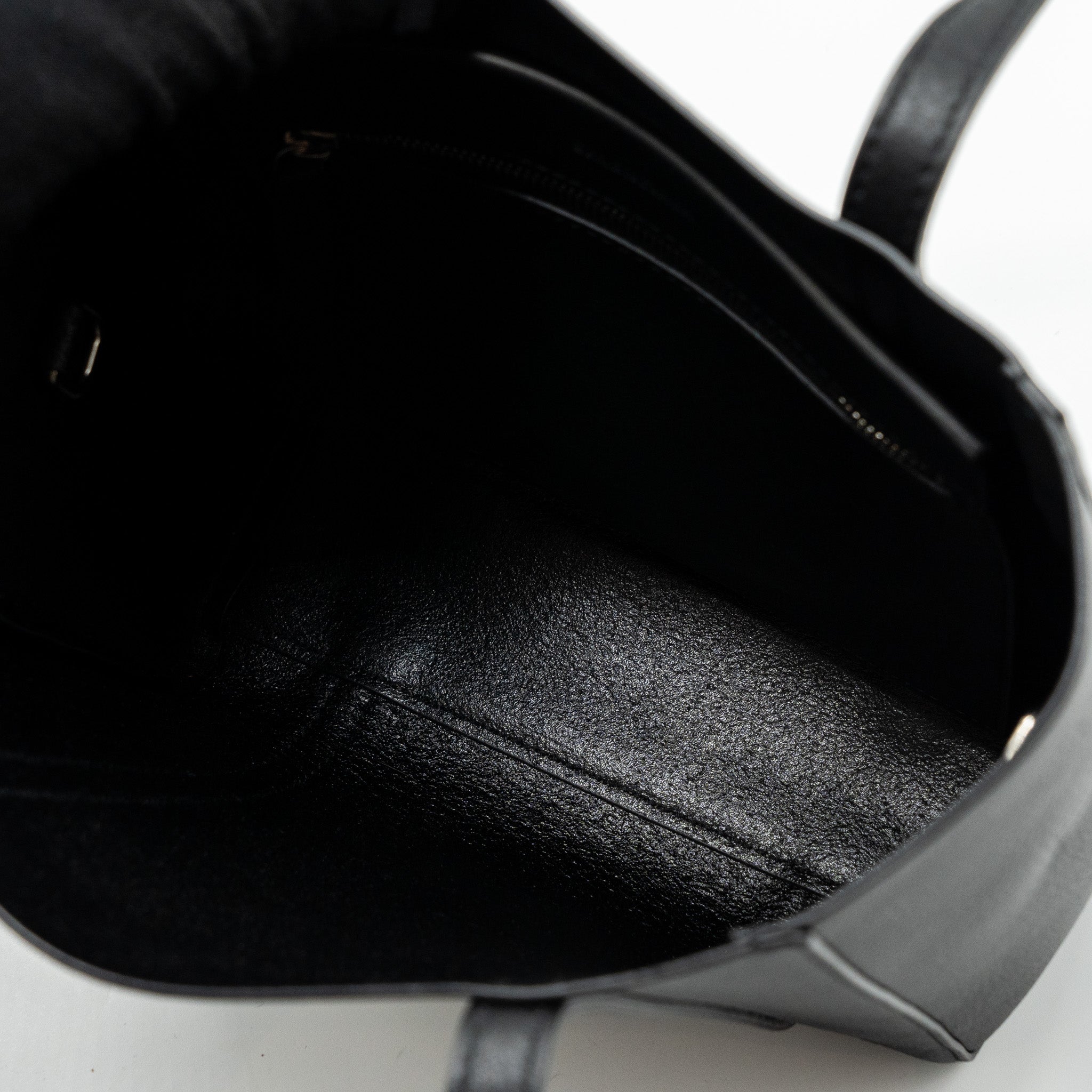 balenciaga-everyday-xxs-tote-bag-calfskin-black-shw