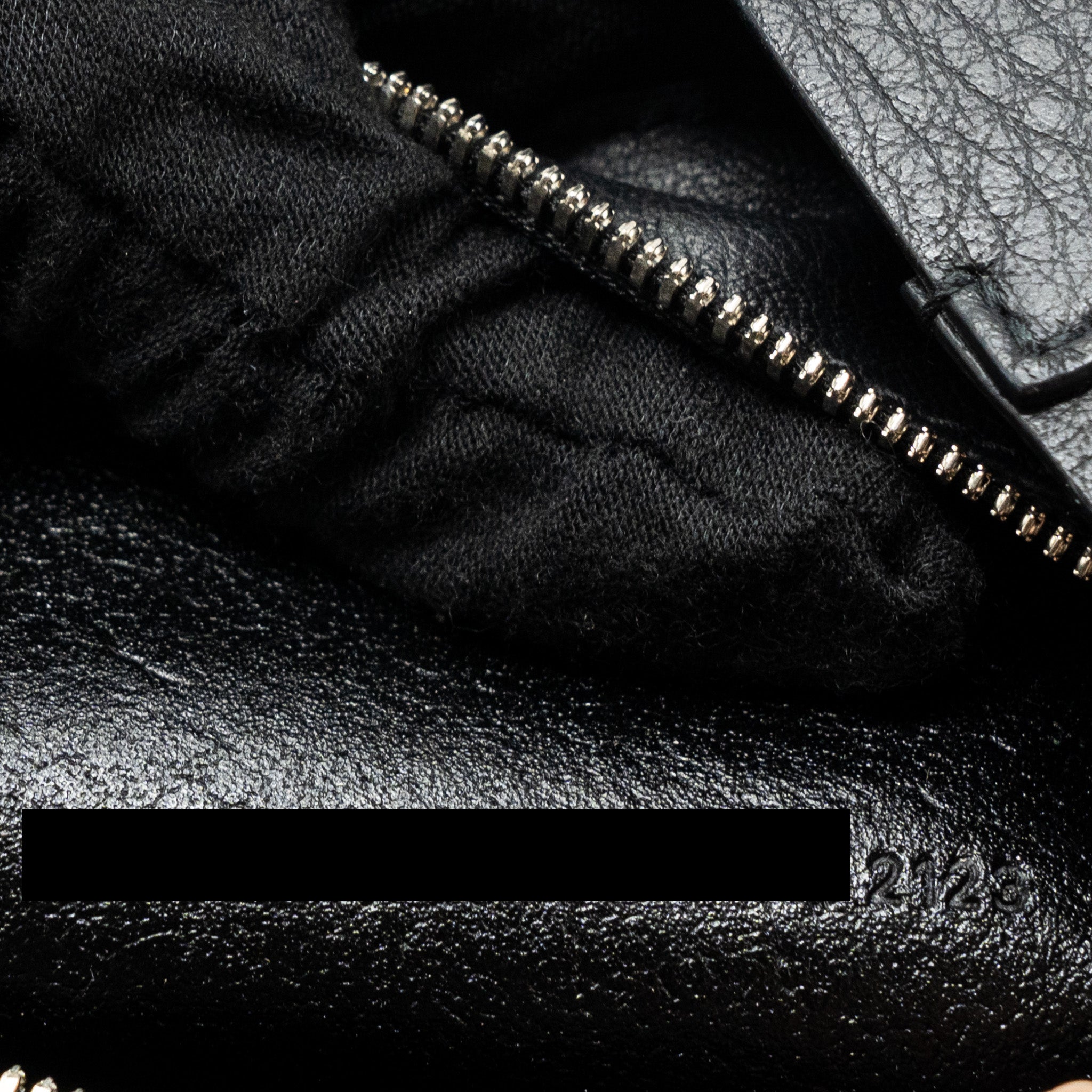 balenciaga-everyday-xxs-tote-bag-calfskin-black-shw