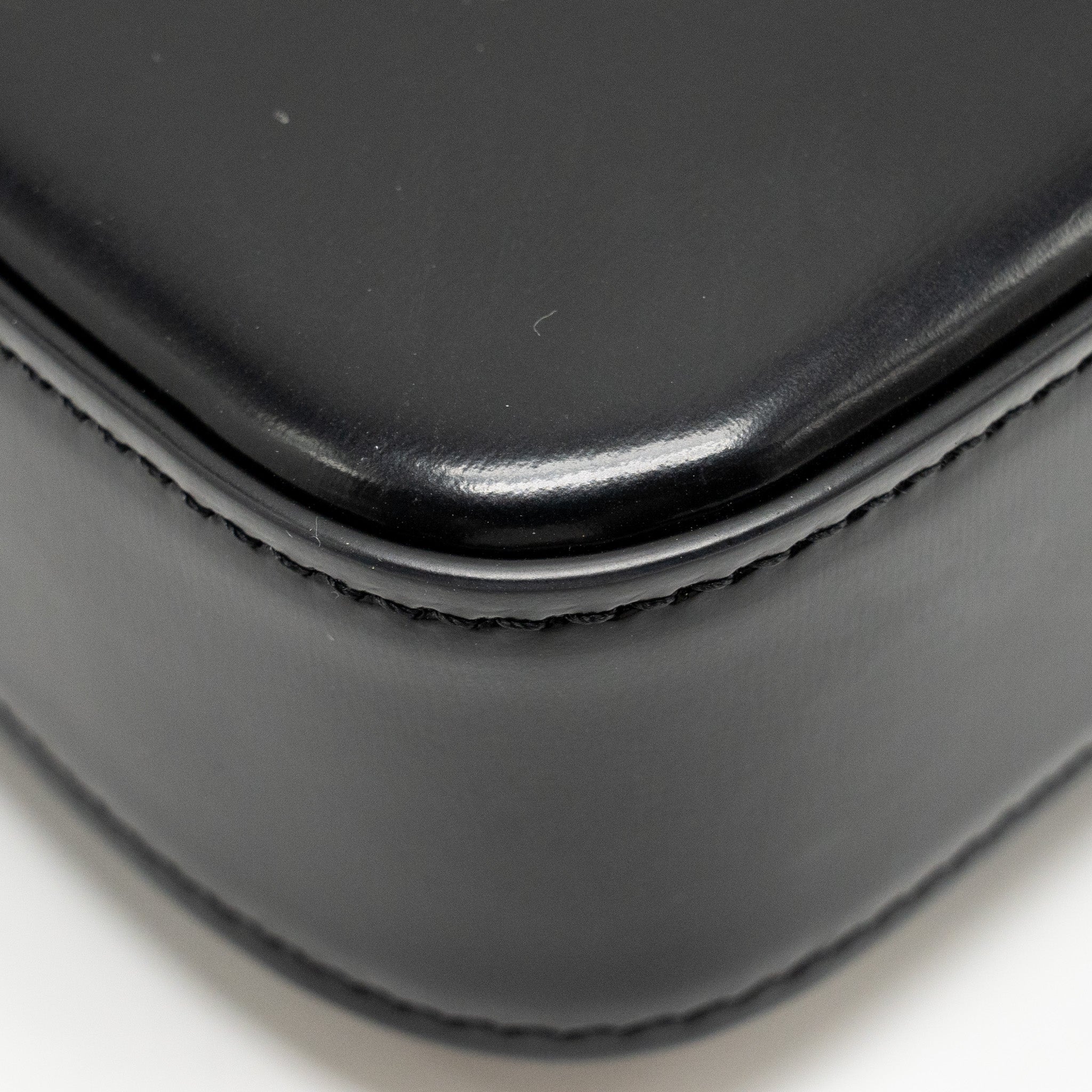 celine-triomphe-chain-shoulder-bag-shiny-calfskin-black-ghw