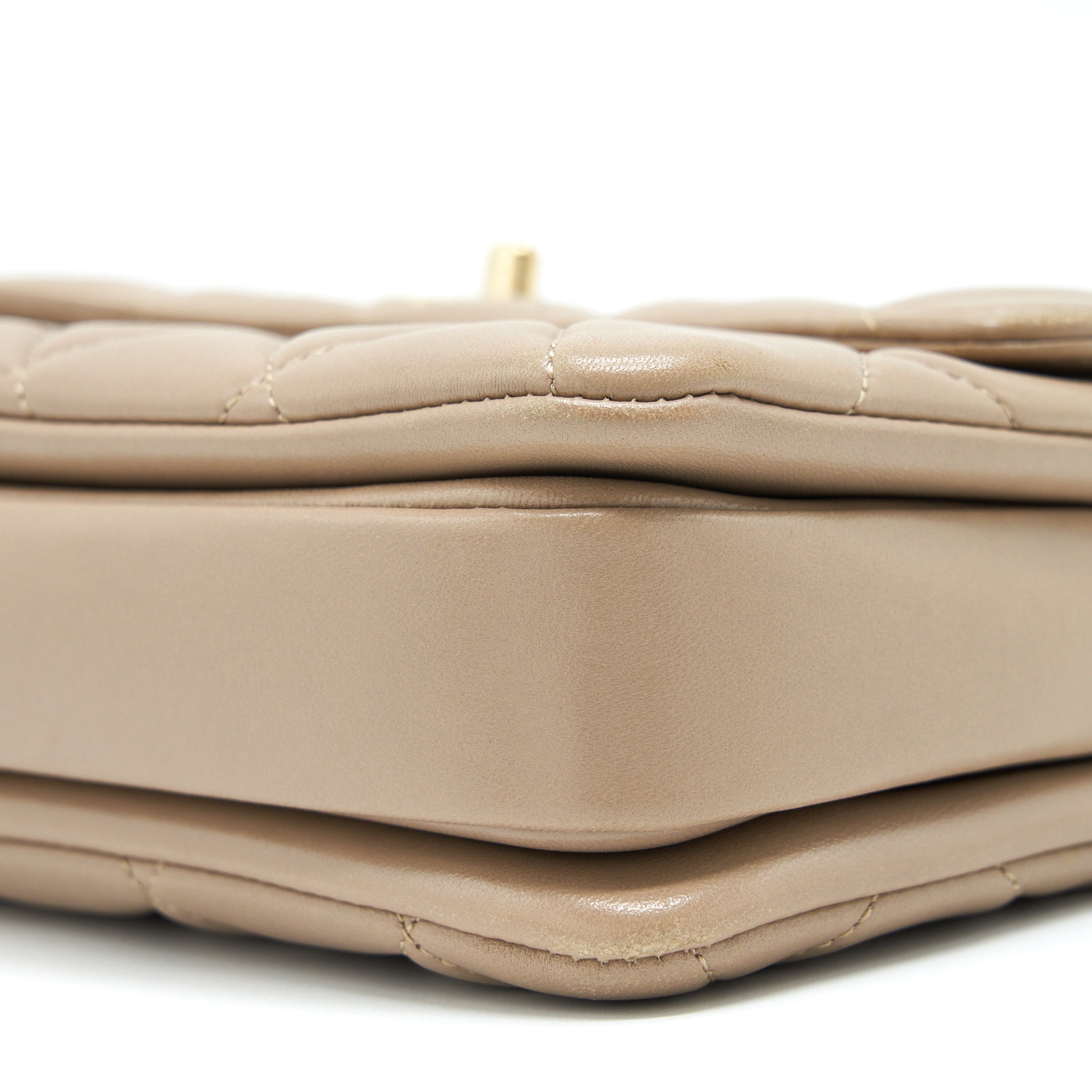 chanel-trendy-cc-flap-bag-lambskin-beige-lghw