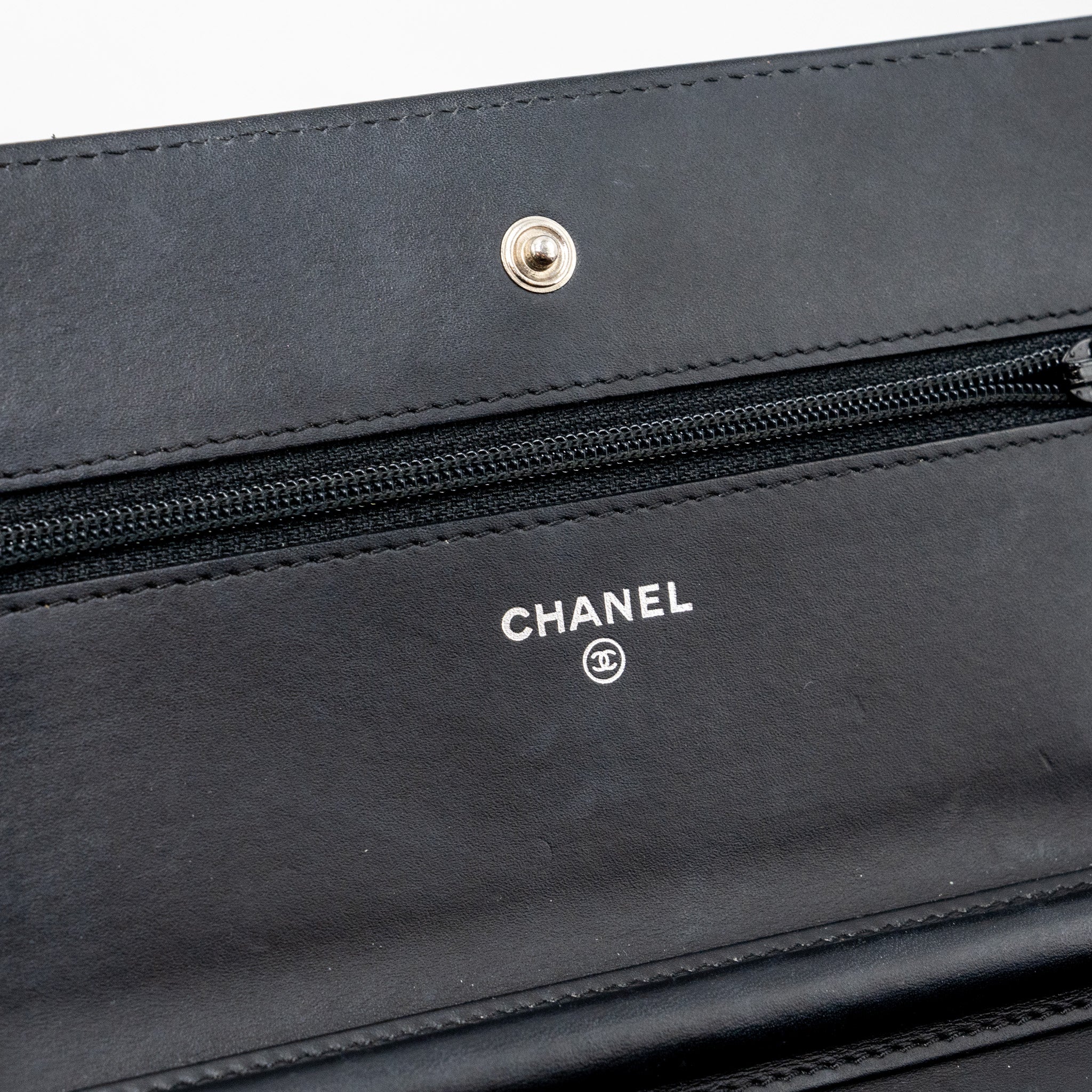 chanel-2-55-reissue-lucky-charms-wallet-on-chain-aged-calfskin-black-ruthenium-shw