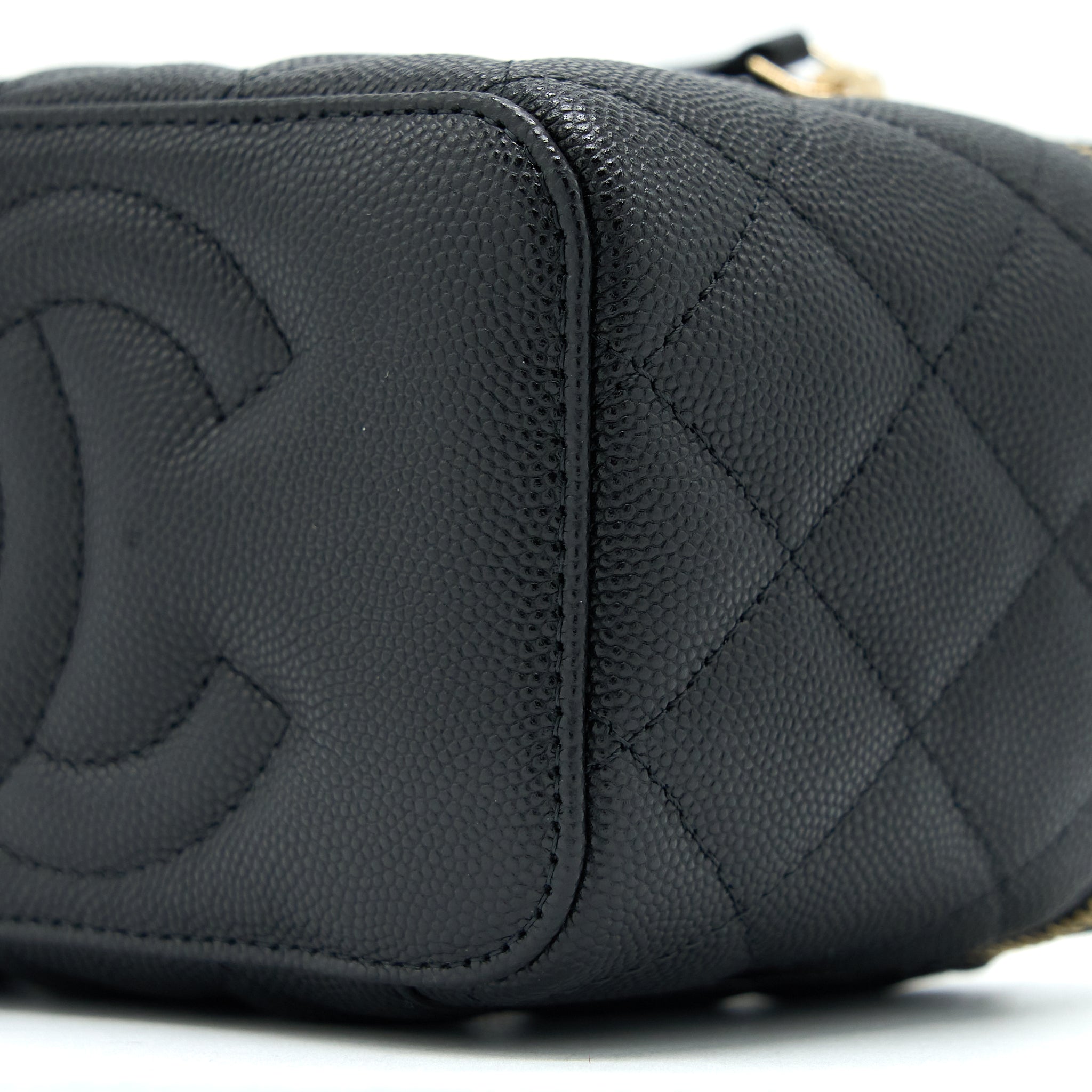chanel-23c-long-vanity-with-chain-caviar-black-lghw
