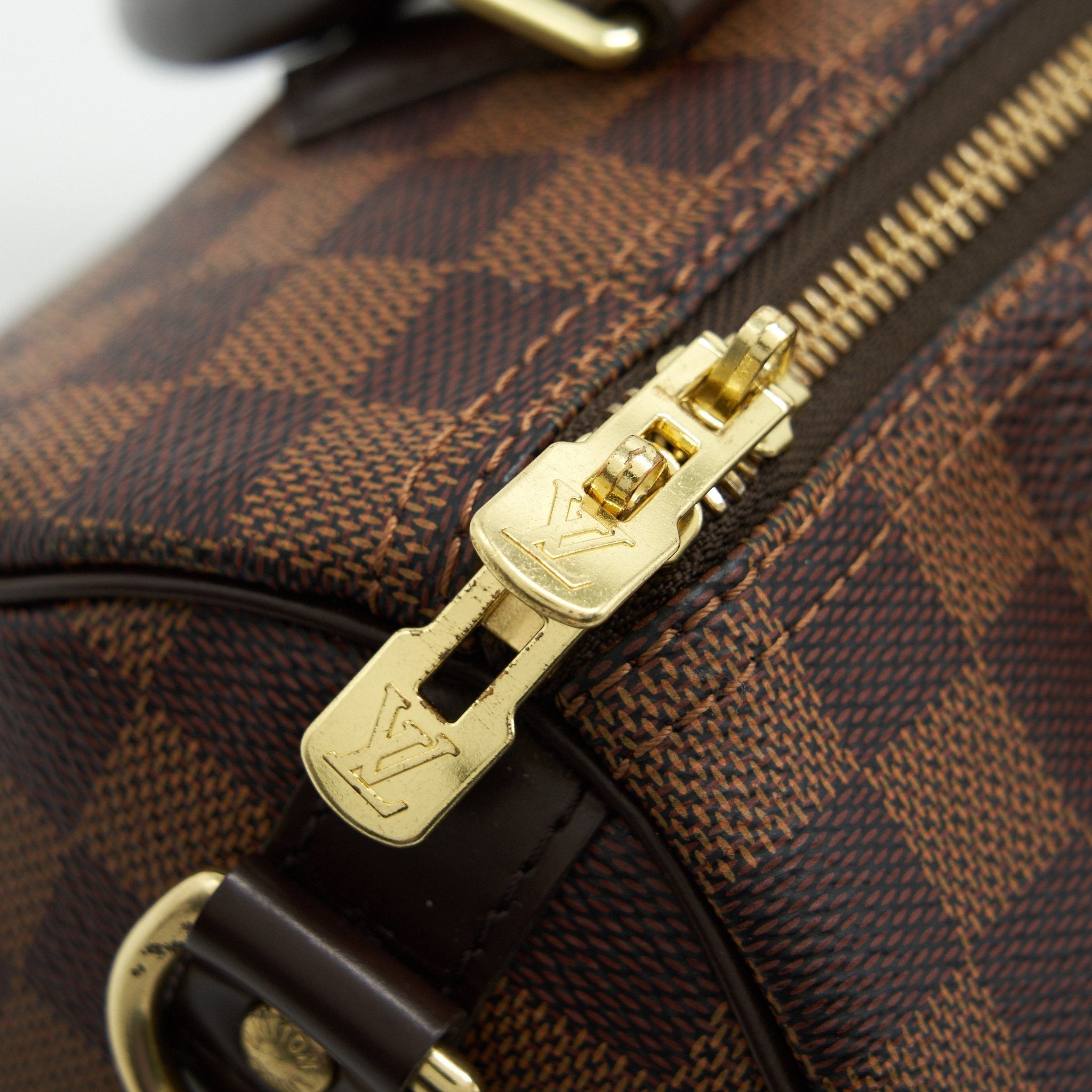 louis-vuitton-speedy-25-damier-ebene-with-strap-1