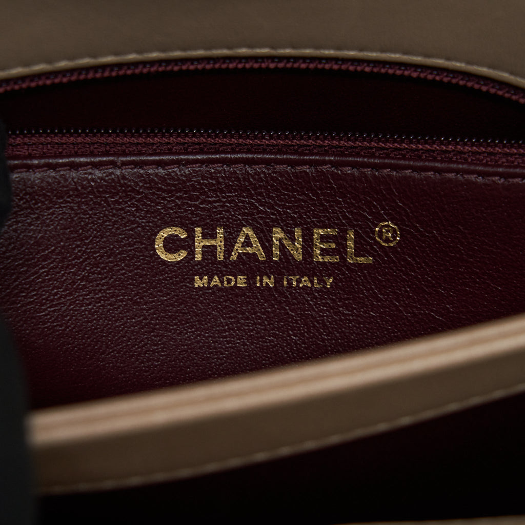 chanel-trendy-cc-flap-bag-lambskin-beige-lghw