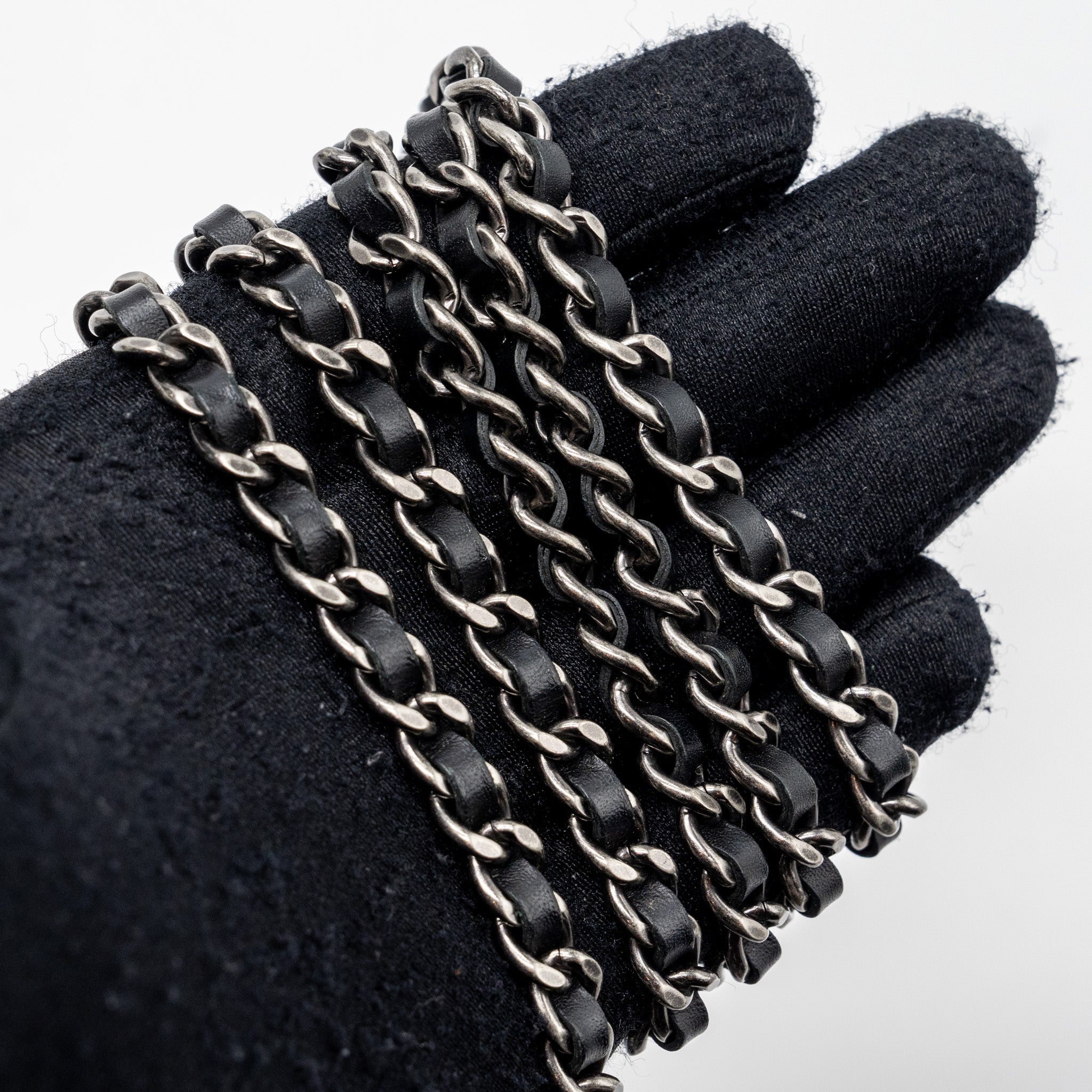 chanel-2-55-reissue-lucky-charms-wallet-on-chain-aged-calfskin-black-ruthenium-shw