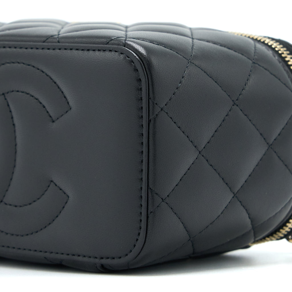 chanel-22a-top-handle-long-vanity-with-chain-lambskin-black-lghw-3