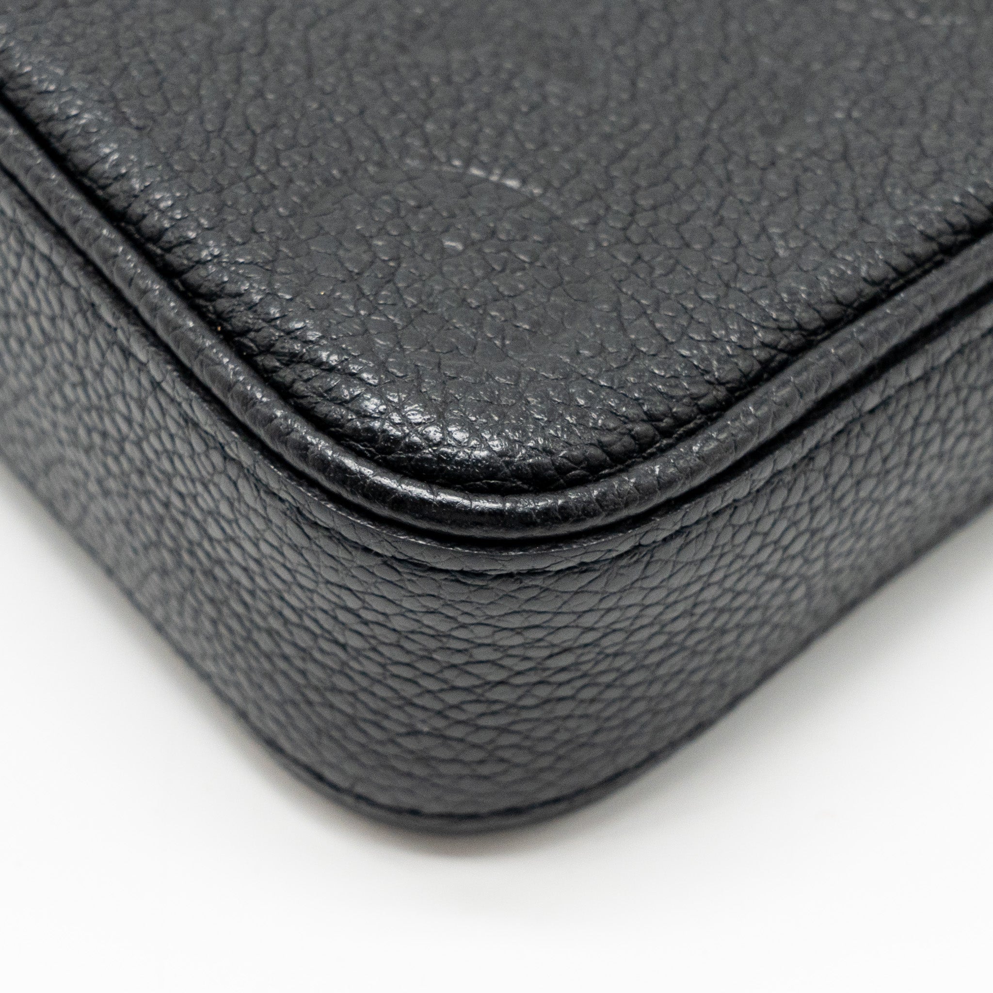 louis-vuitton-easy-pouch-on-strap-empreinte-monogram-black-ghw