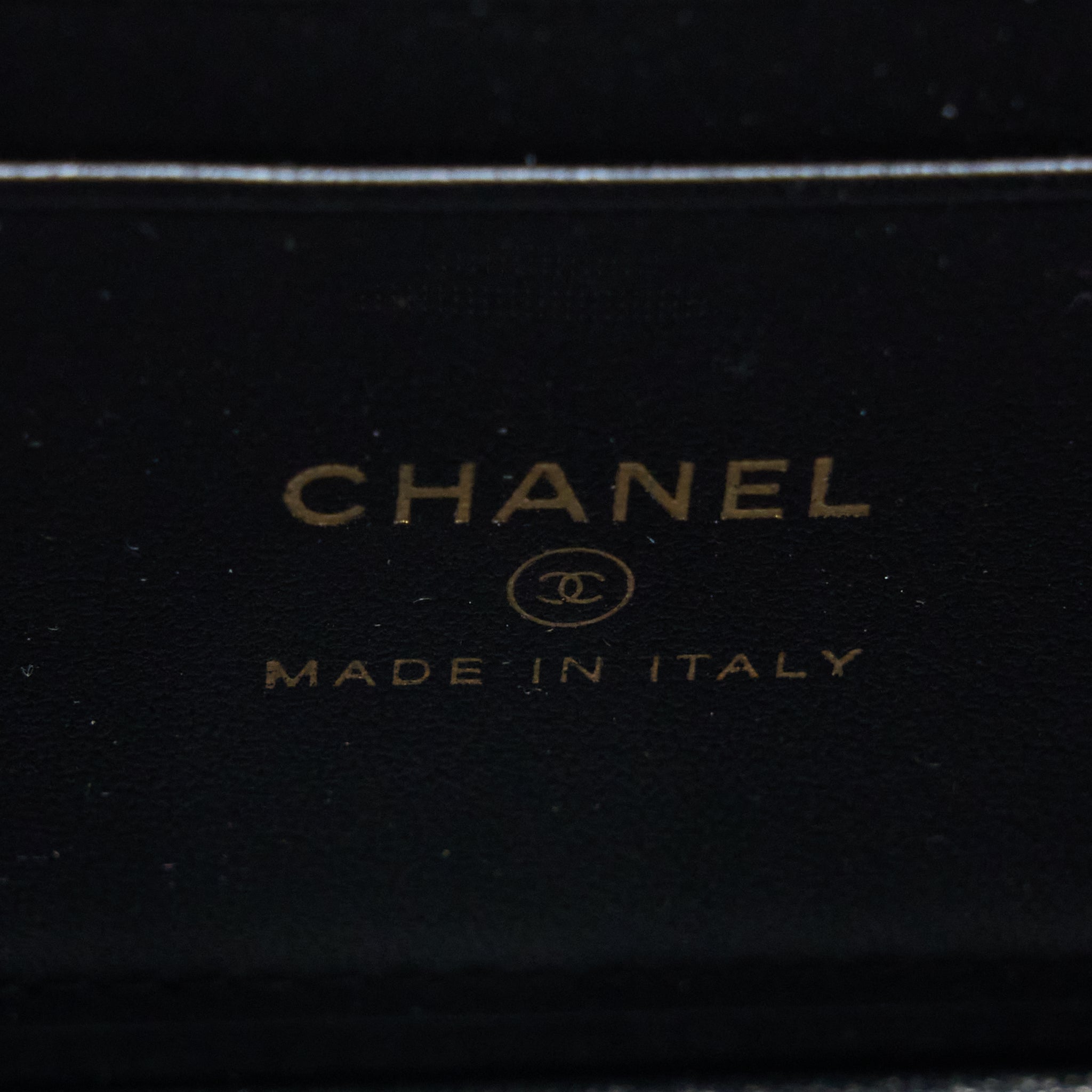 chanel-22a-top-handle-long-vanity-with-chain-lambskin-black-lghw-3