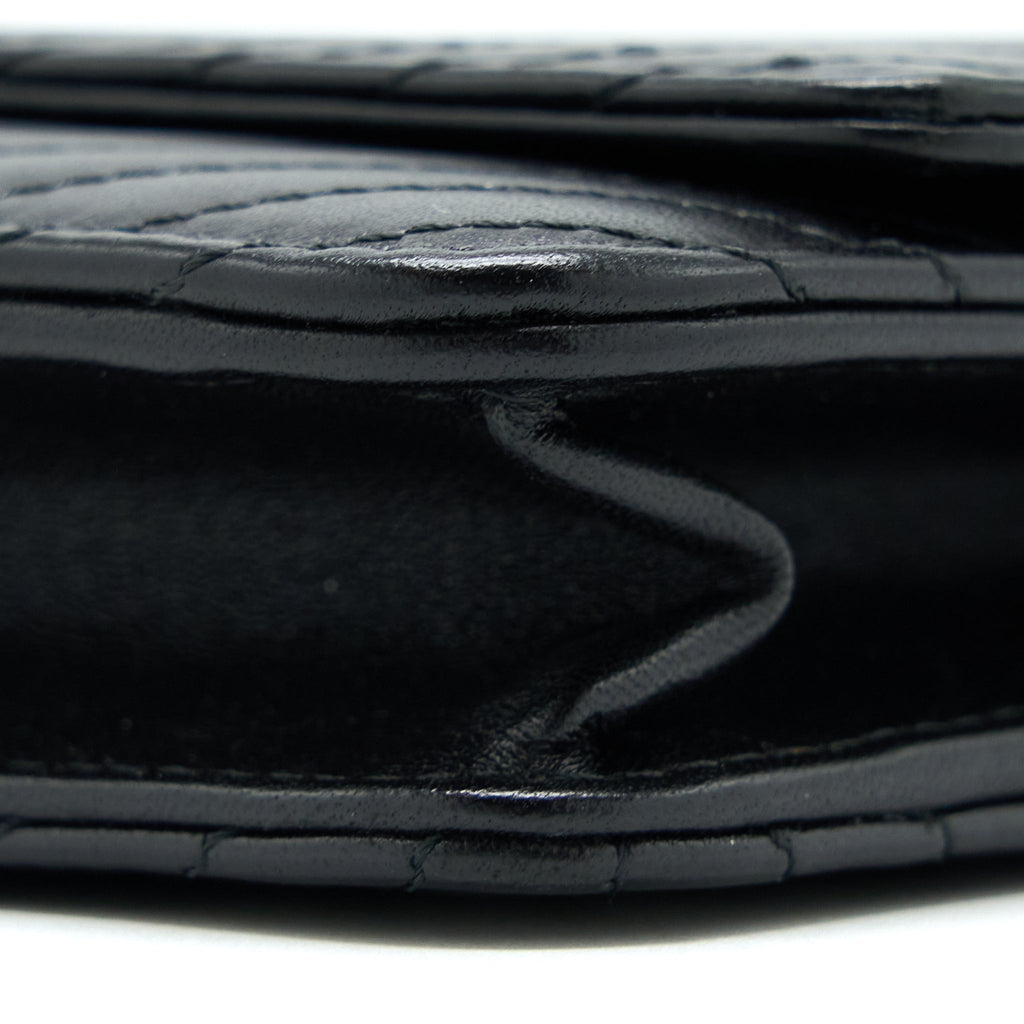chanel-chevron-wallet-on-chain-black-with-black-hardware