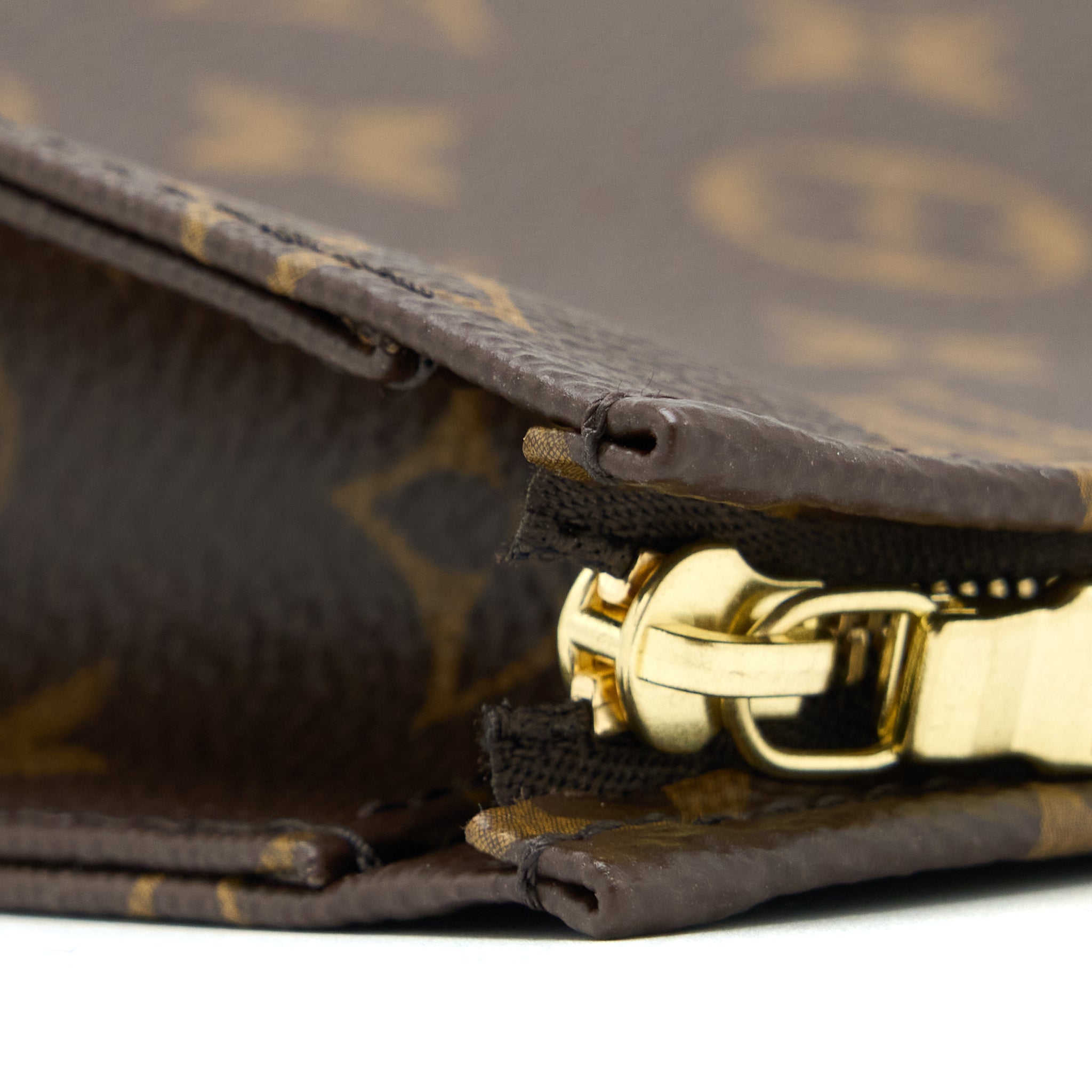 louis-vuitton-toiletry-pochette-26-monogram-canvas-ghw-7