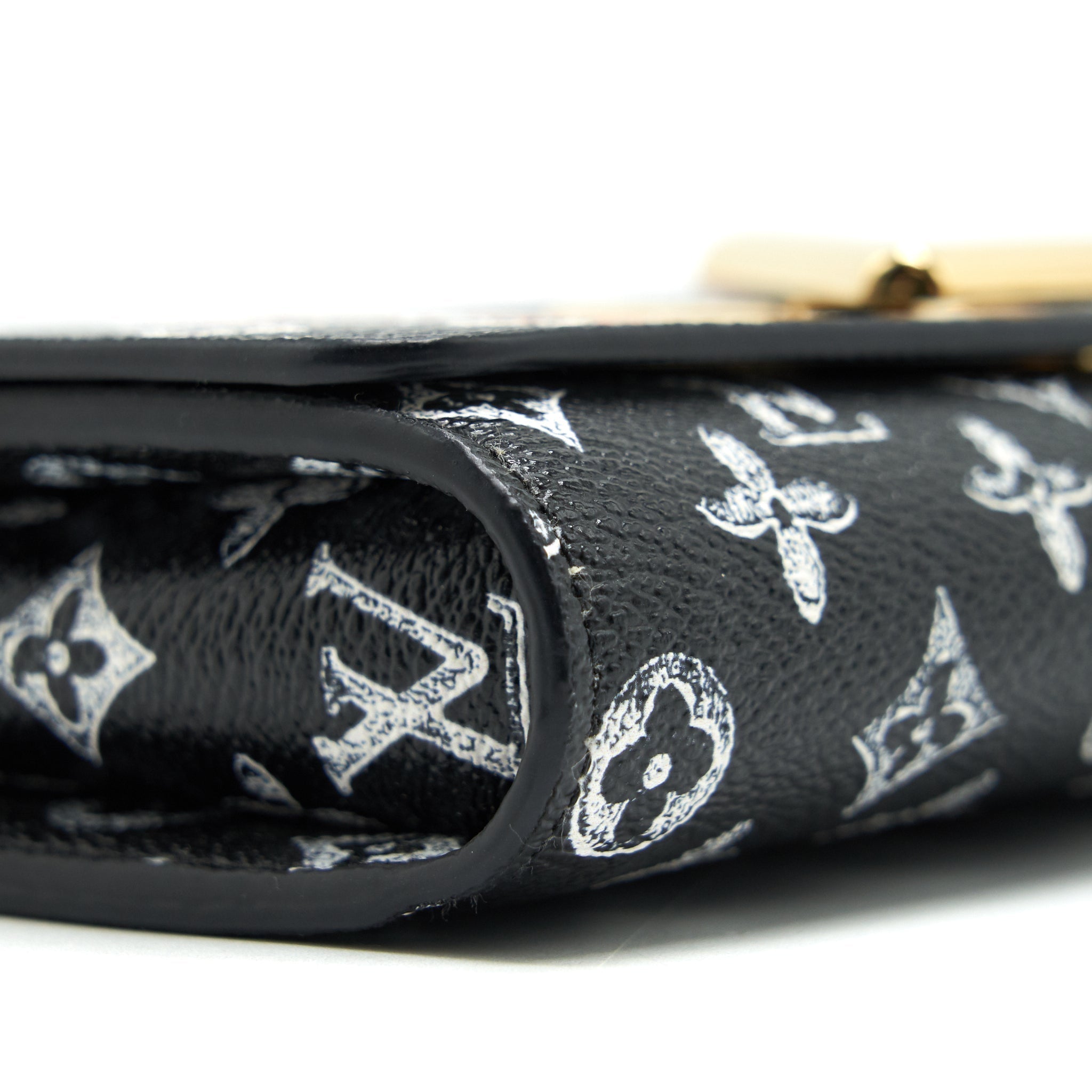 louis-vuitton-twist-chain-wallet-monogram-catogram-cat-black