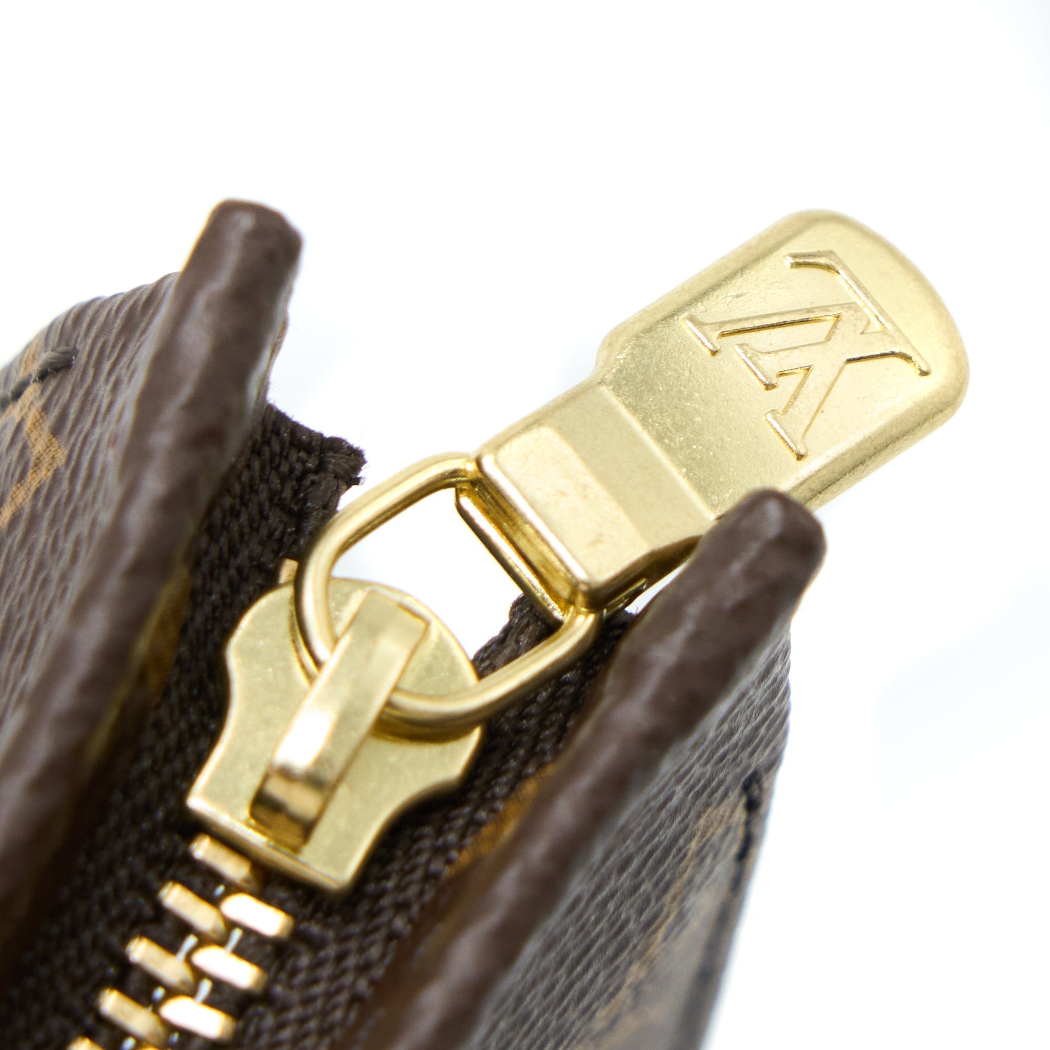louis-vuitton-toiletry-pochette-26-monogram-canvas-ghw-7