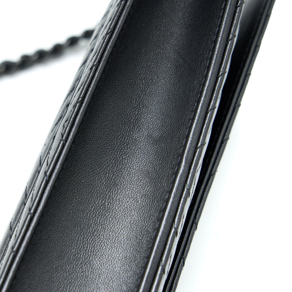 chanel-chevron-wallet-on-chain-black-with-black-hardware