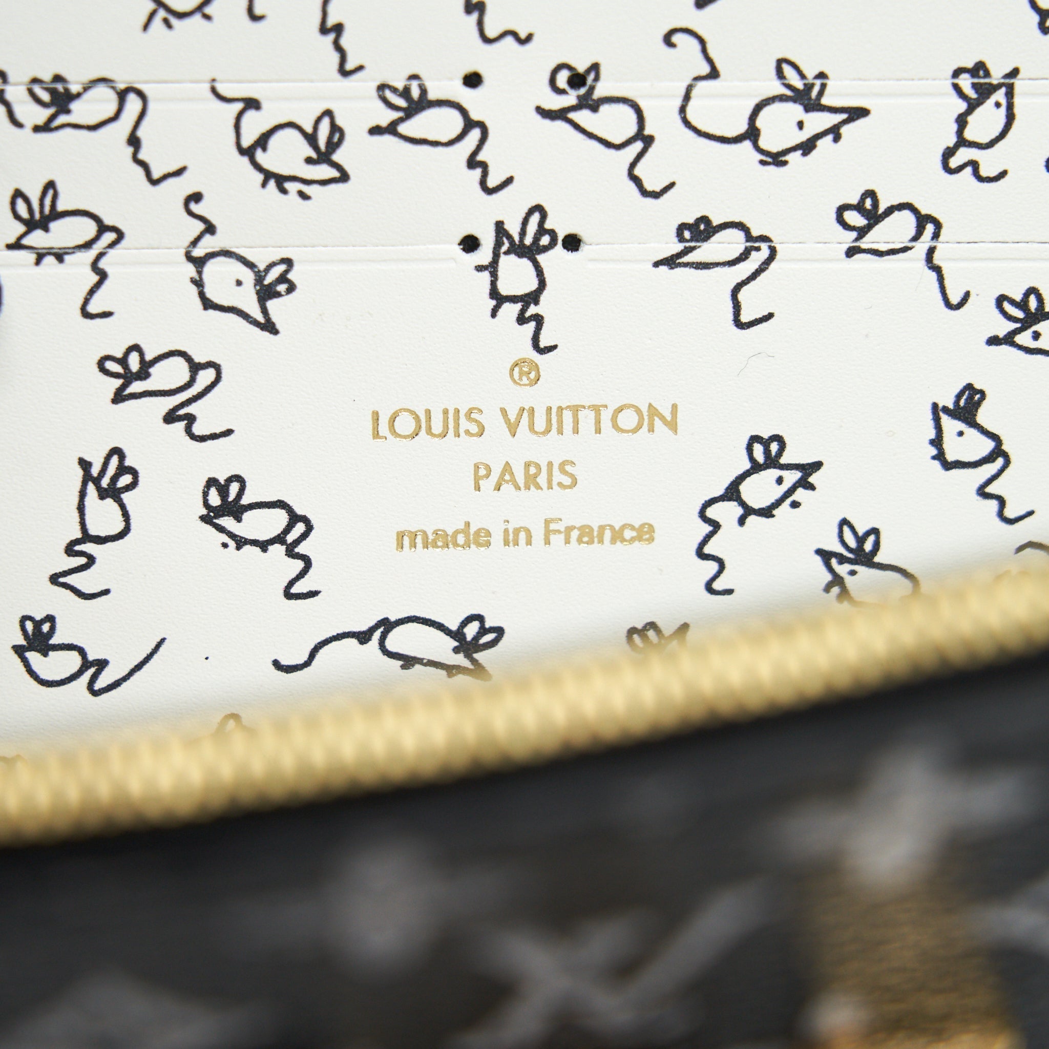 louis-vuitton-twist-chain-wallet-monogram-catogram-cat-black