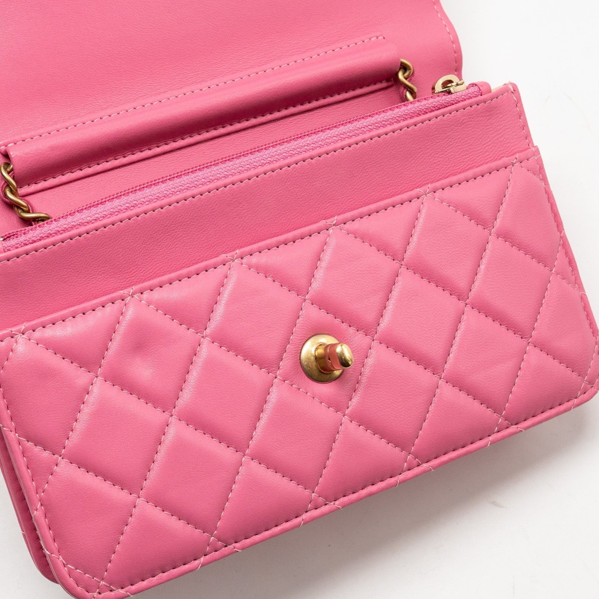 chanel-pearl-crush-wallet-on-chain-lambskin-pink-ghw