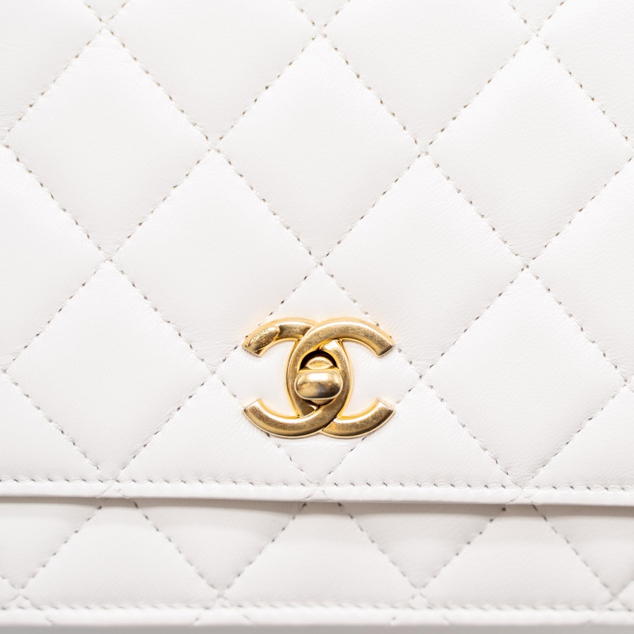 chanel-pearl-crush-wallet-on-chain-lambskin-white-brushed-ghw-microchip