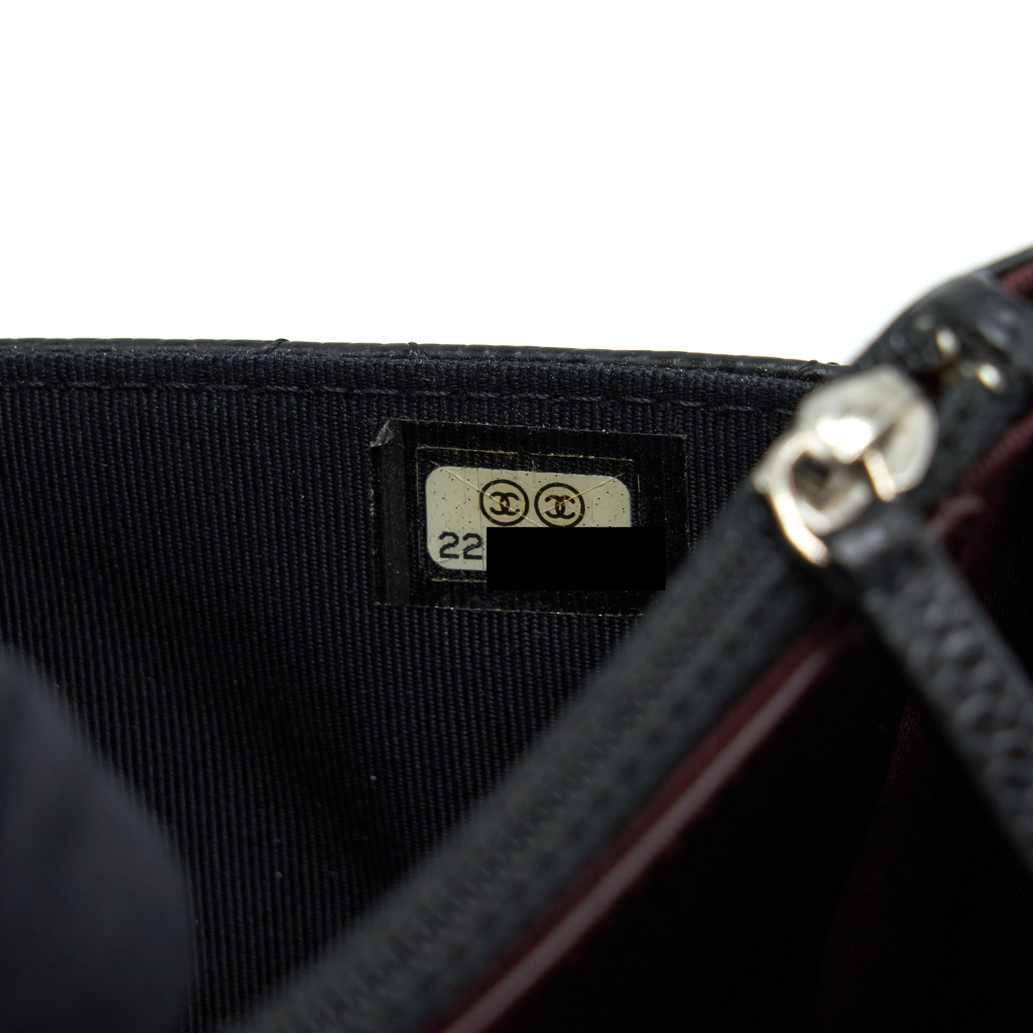 chanel-classic-wallet-on-chain-caviar-black-shw-4