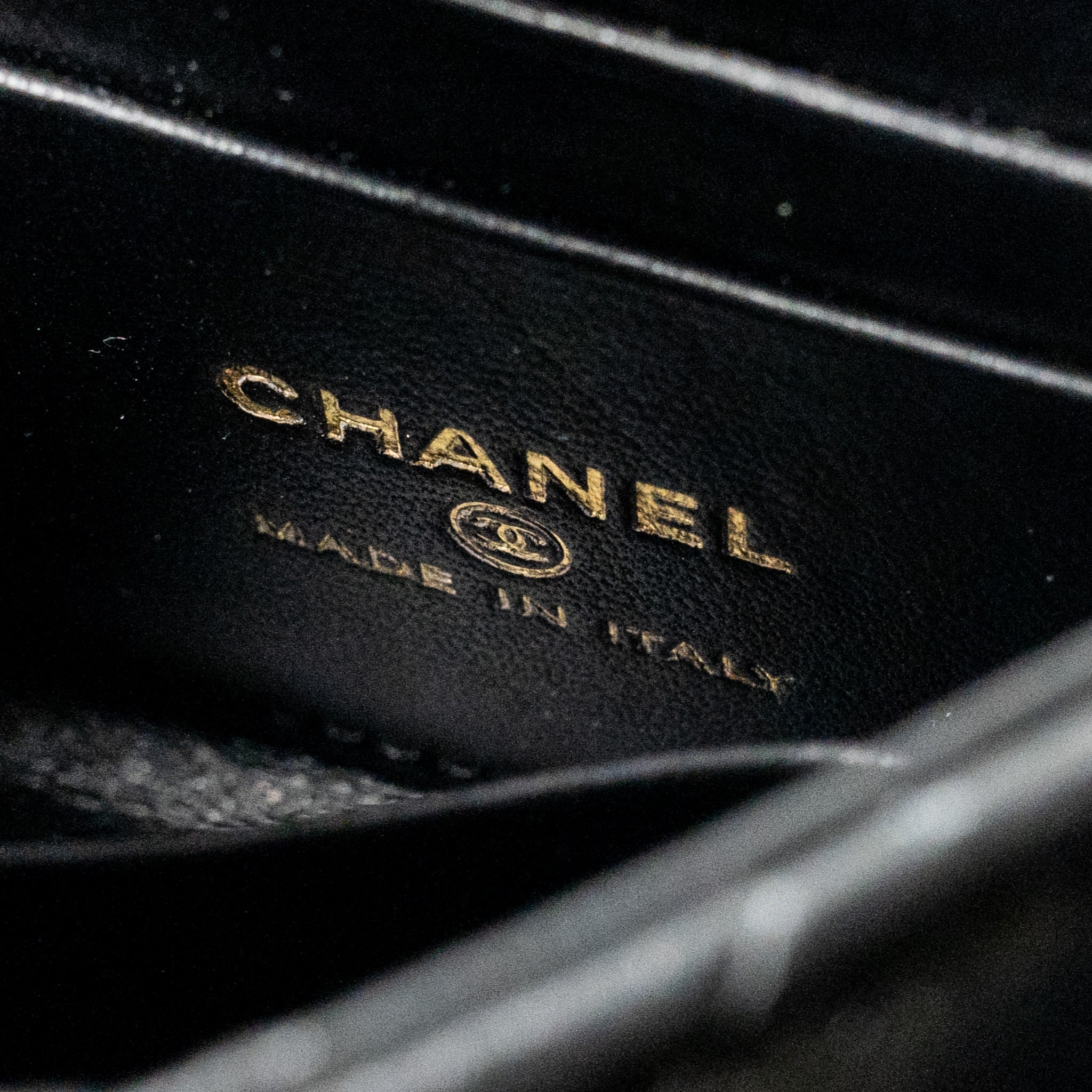 chanel-detailed-top-handle-mini-clutch-with-chain-lambskin-black-lghw-microchip