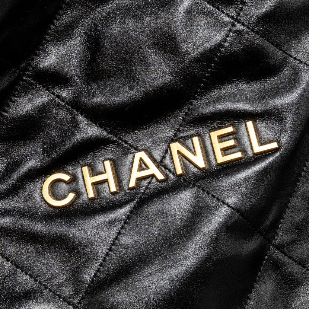 chanel-22-black-1