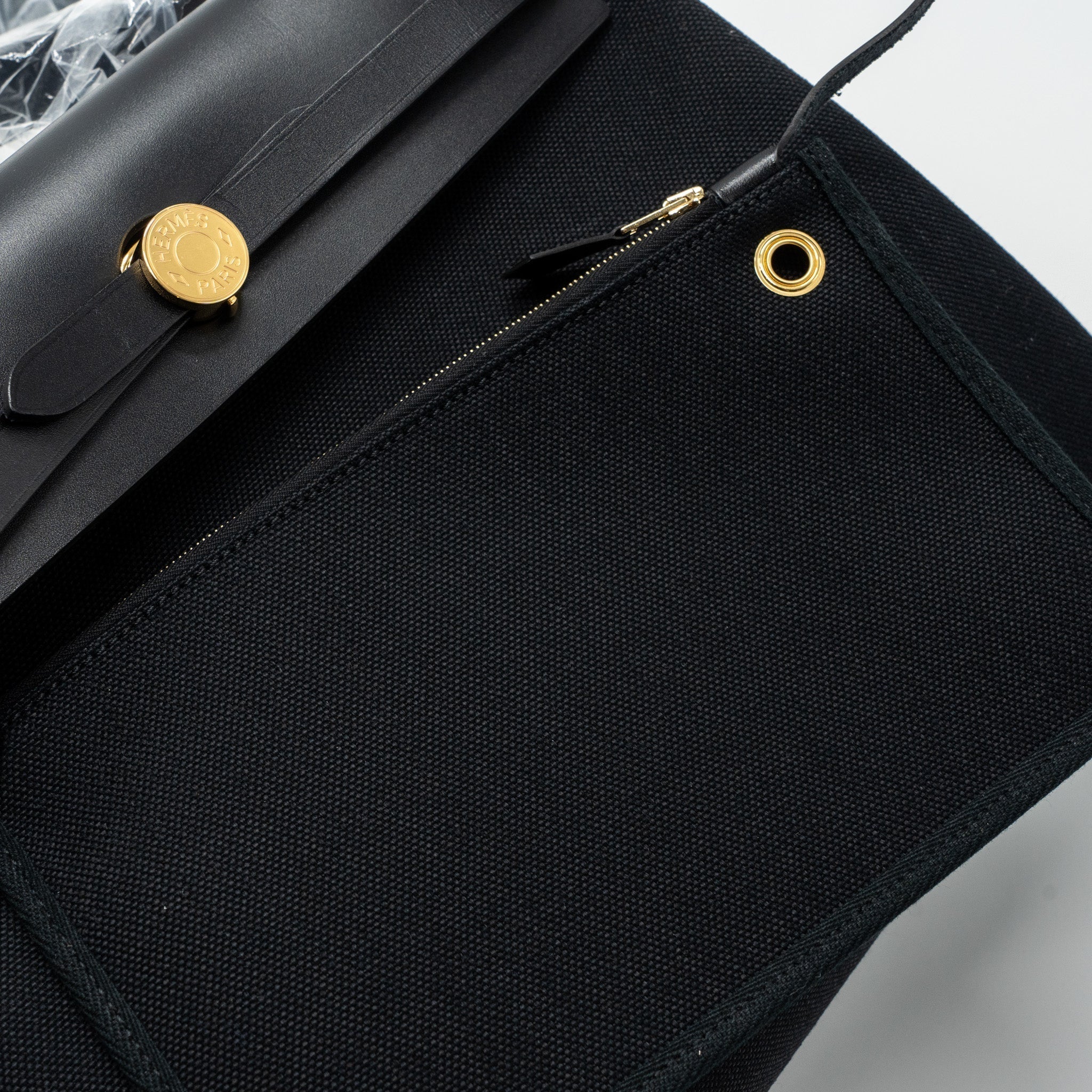 hermes-herbag-zip-31-bag-canvas-hunter-leather-black-ghw-stamp-b