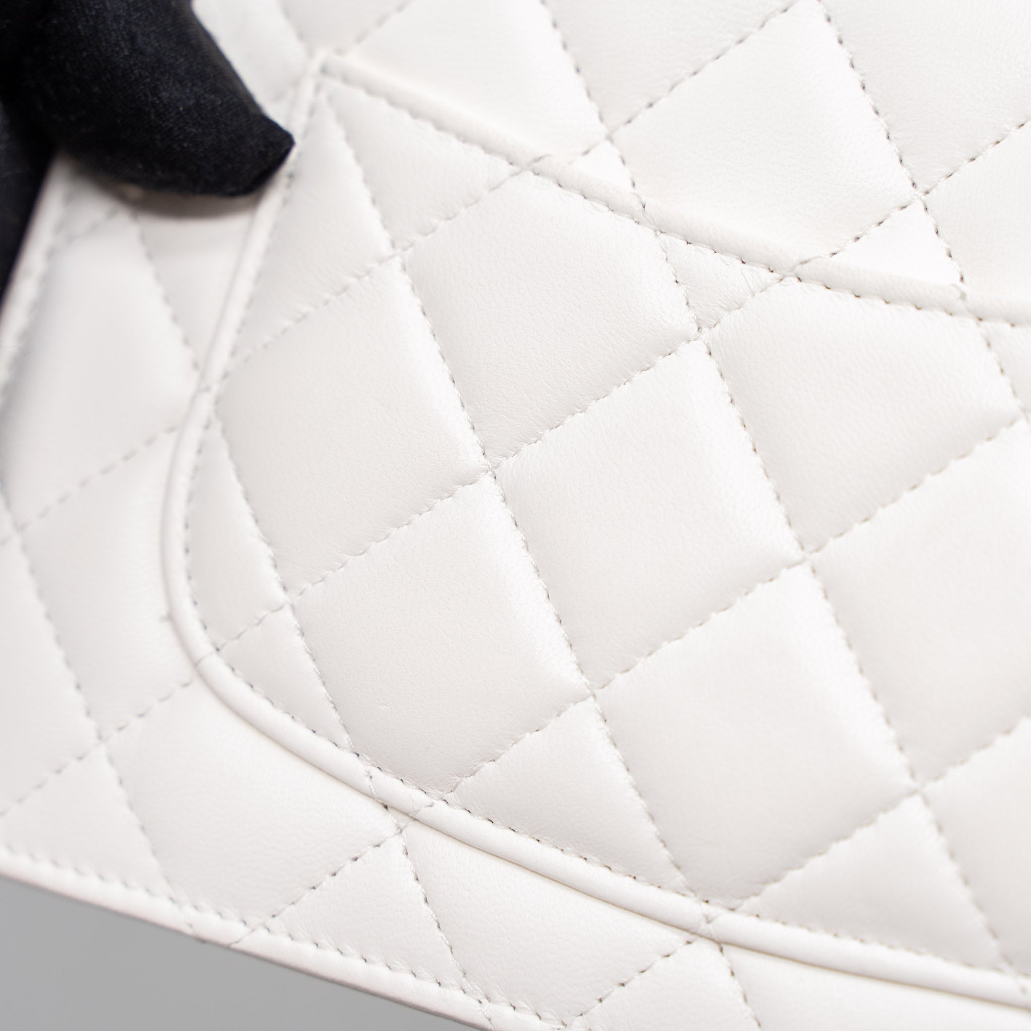 chanel-pearl-crush-wallet-on-chain-lambskin-white-brushed-ghw-microchip