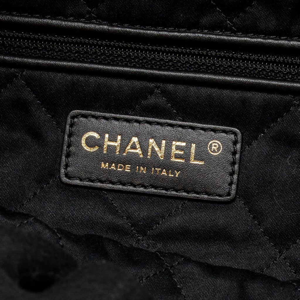 chanel-22-black-1