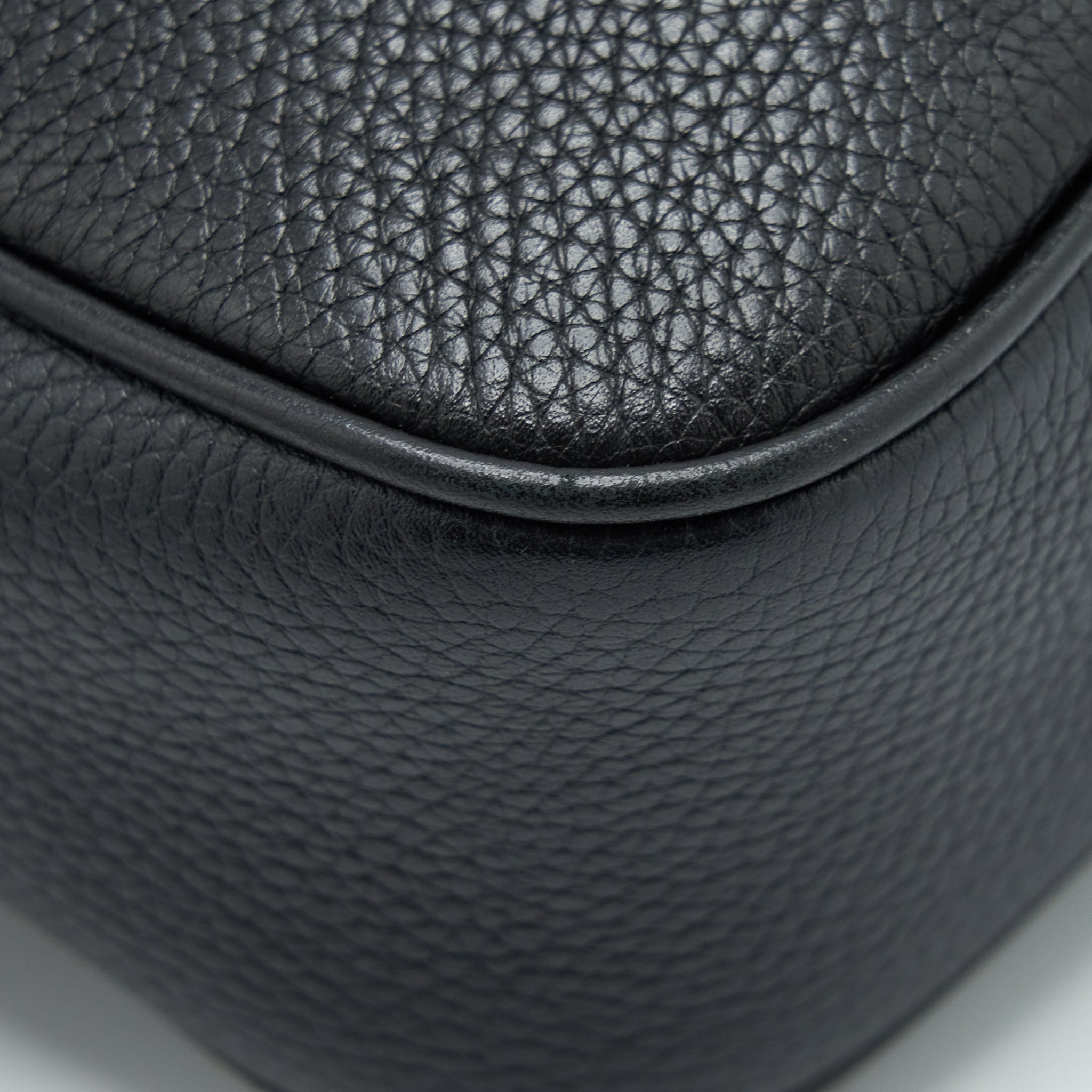 gucci-disco-camera-bag-calfskin-black-lghw