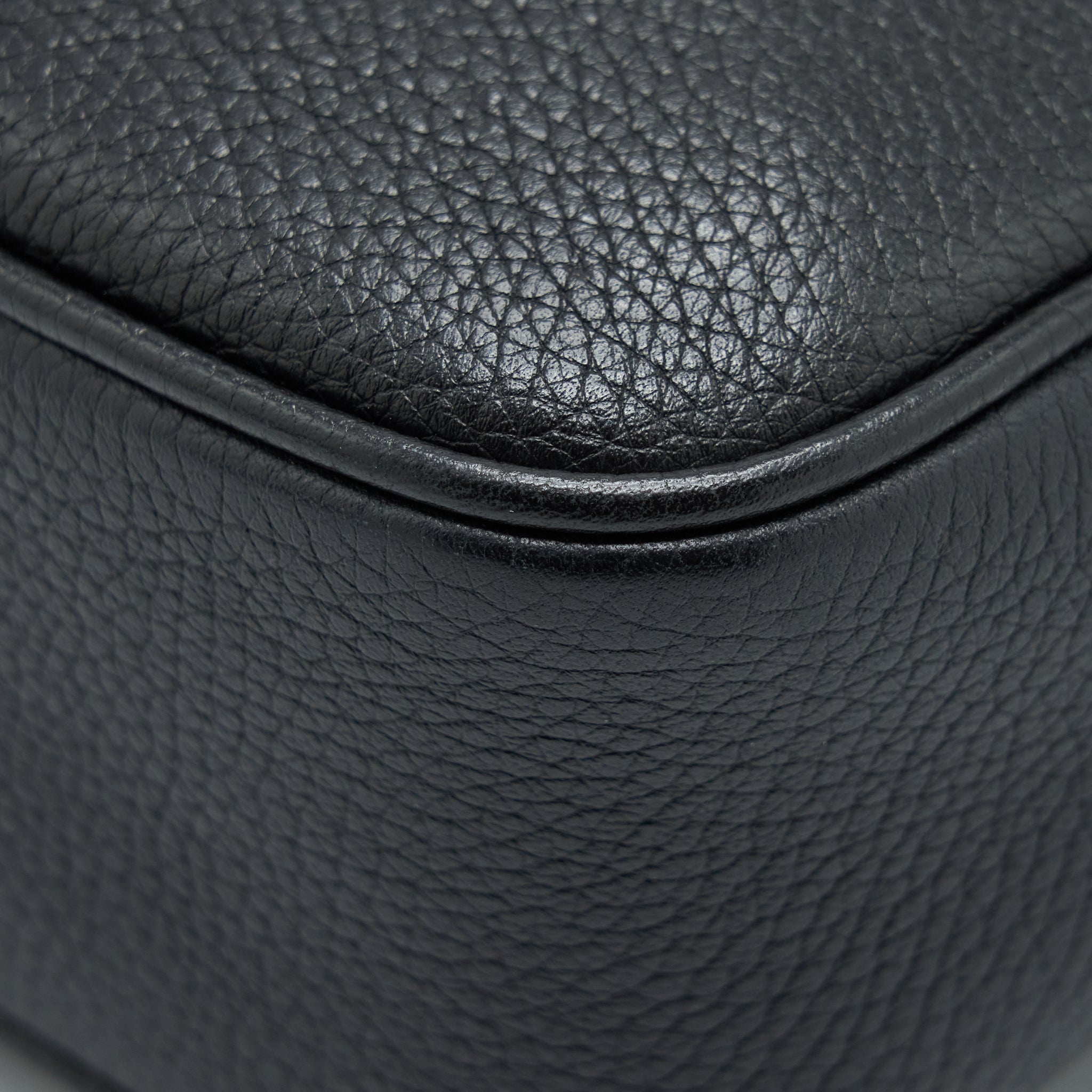 gucci-disco-camera-bag-calfskin-black-lghw