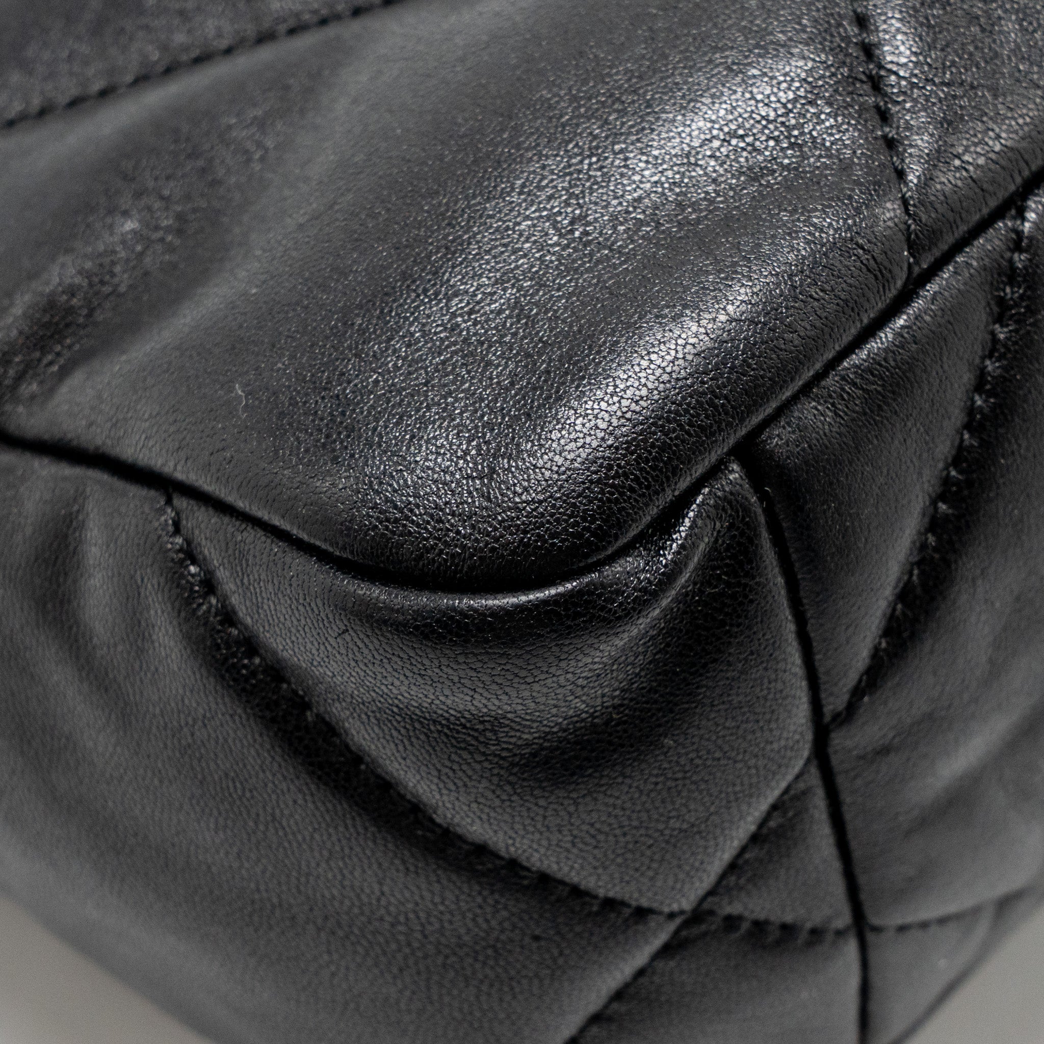 chanel-19bag-black