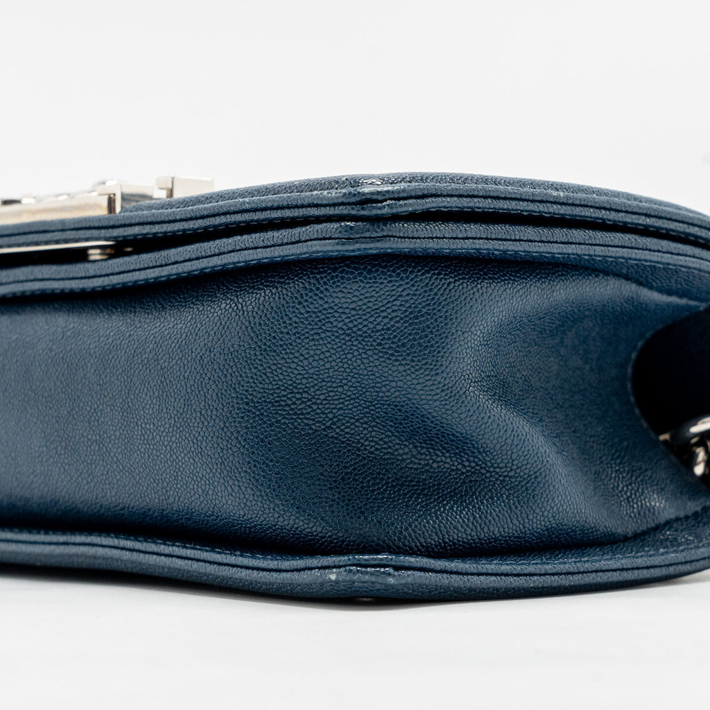 chanel-small-boy-bag-caviar-navy-shw