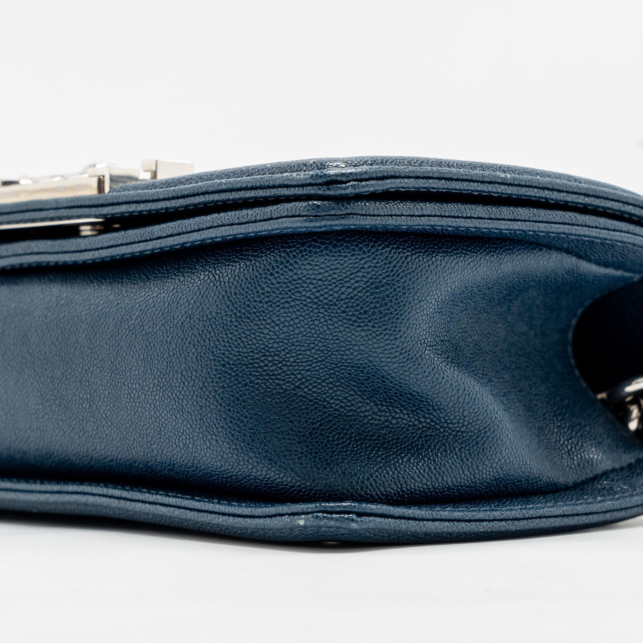 chanel-small-boy-bag-caviar-navy-shw