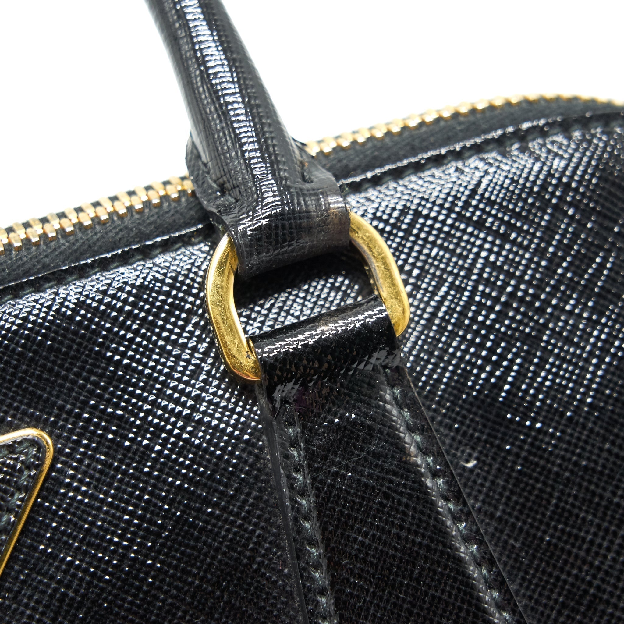 prada-saffiano-tote-bag-black