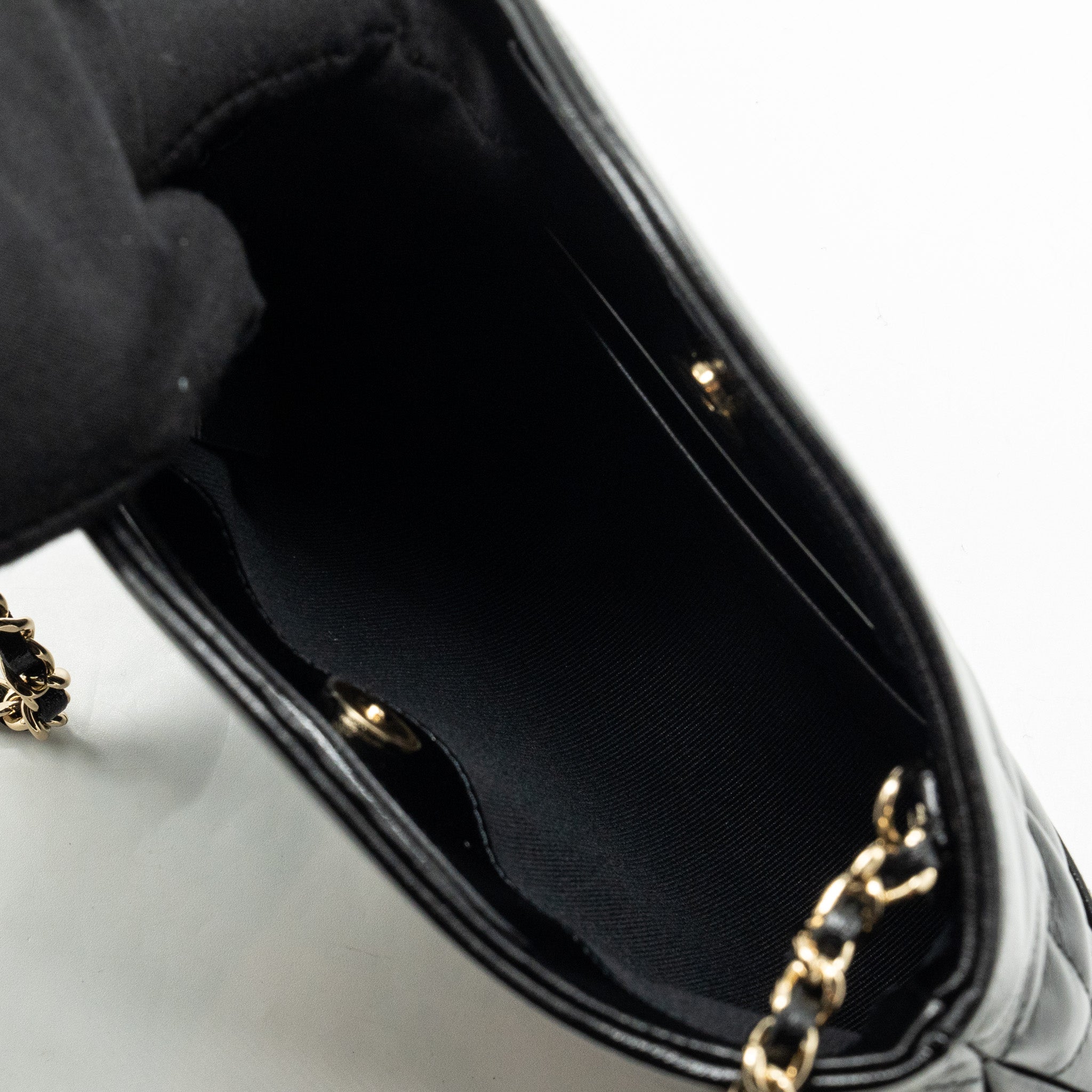 chanel-mini-31-clutch-with-chain-shiny-calfskin-black-lghw-1