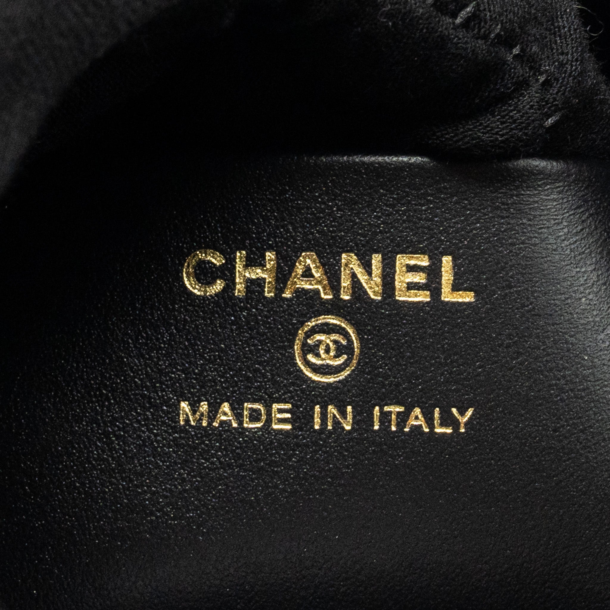 chanel-mini-31-clutch-with-chain-shiny-calfskin-black-lghw-1