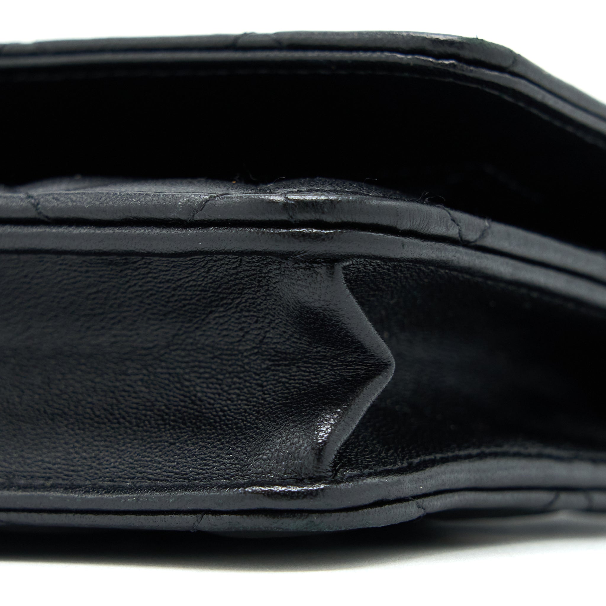 chanel-ribbon-wallet-on-chain-lambskin-black-lghw-microchip-1