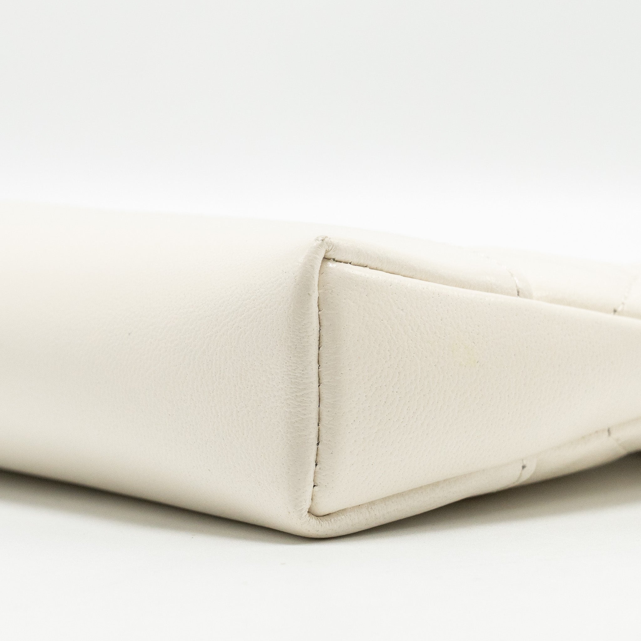 chanel-mini-31-clutch-with-chain-shiny-calfskin-white-lghw-microchip-1